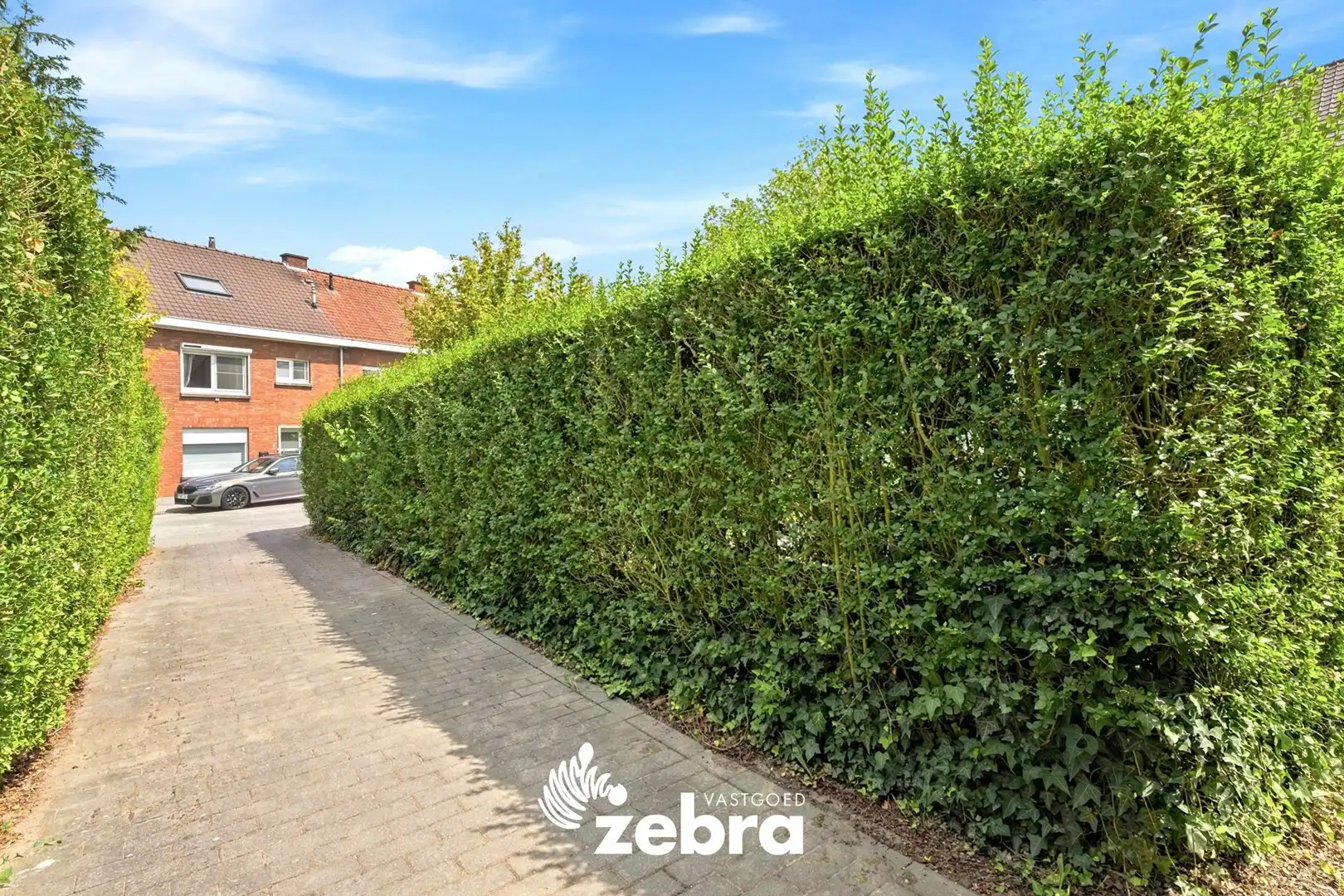 Gerenoveerde woning met uitweg op een rustige ligging in Izegem! foto 26