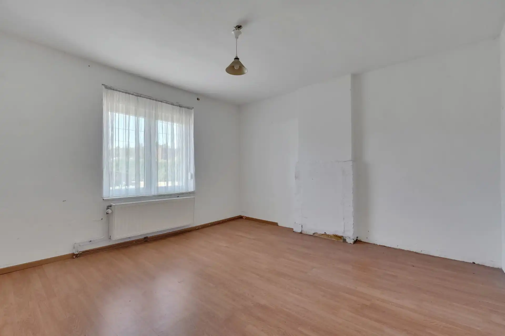 Landelijk gelegen woning met zes slaapkamers foto 17