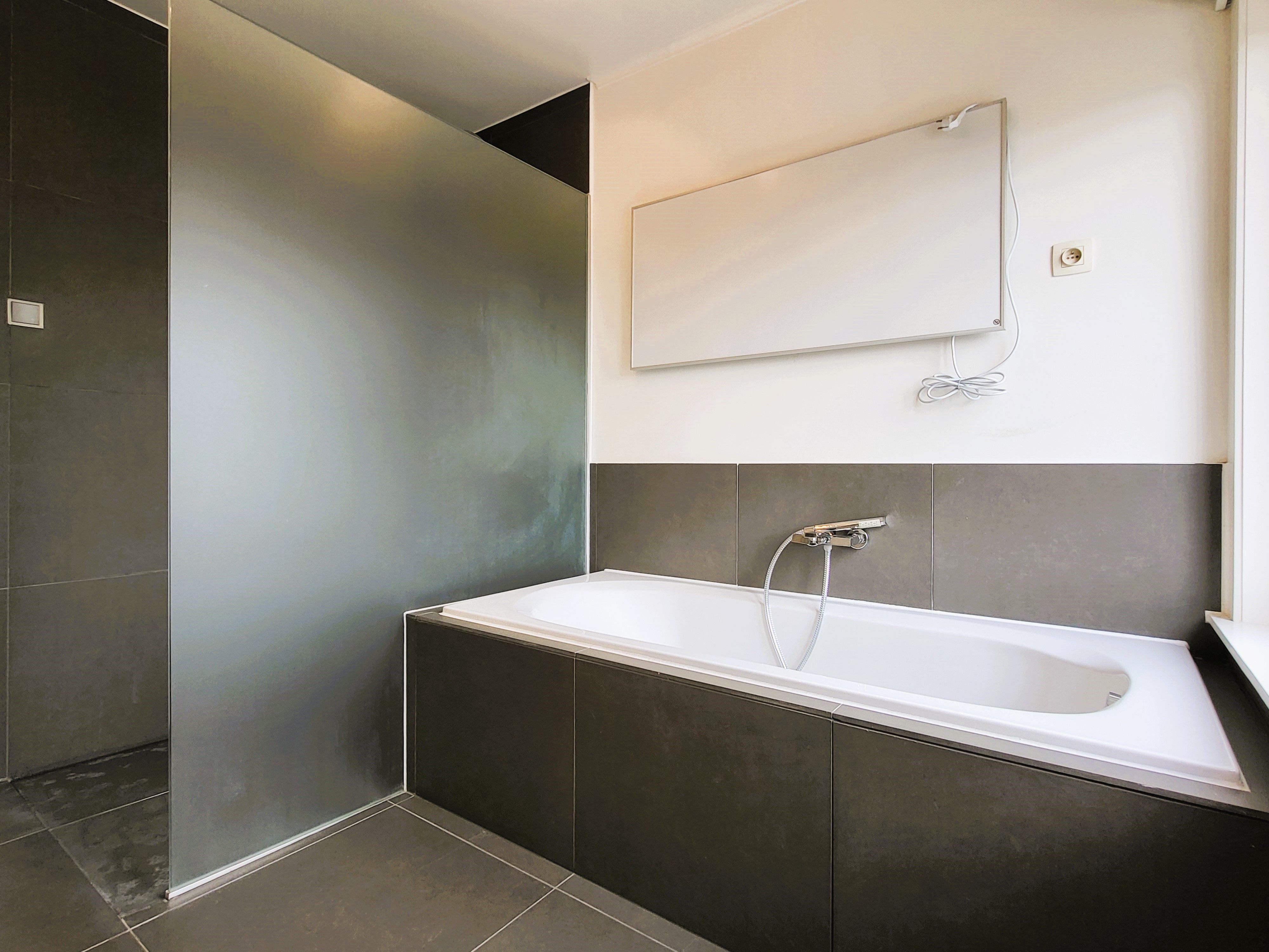 Lichtrijke penthouse van 143m² met landelijk uitzicht, gelegen op de 1ste en 2de verdieping. foto 11