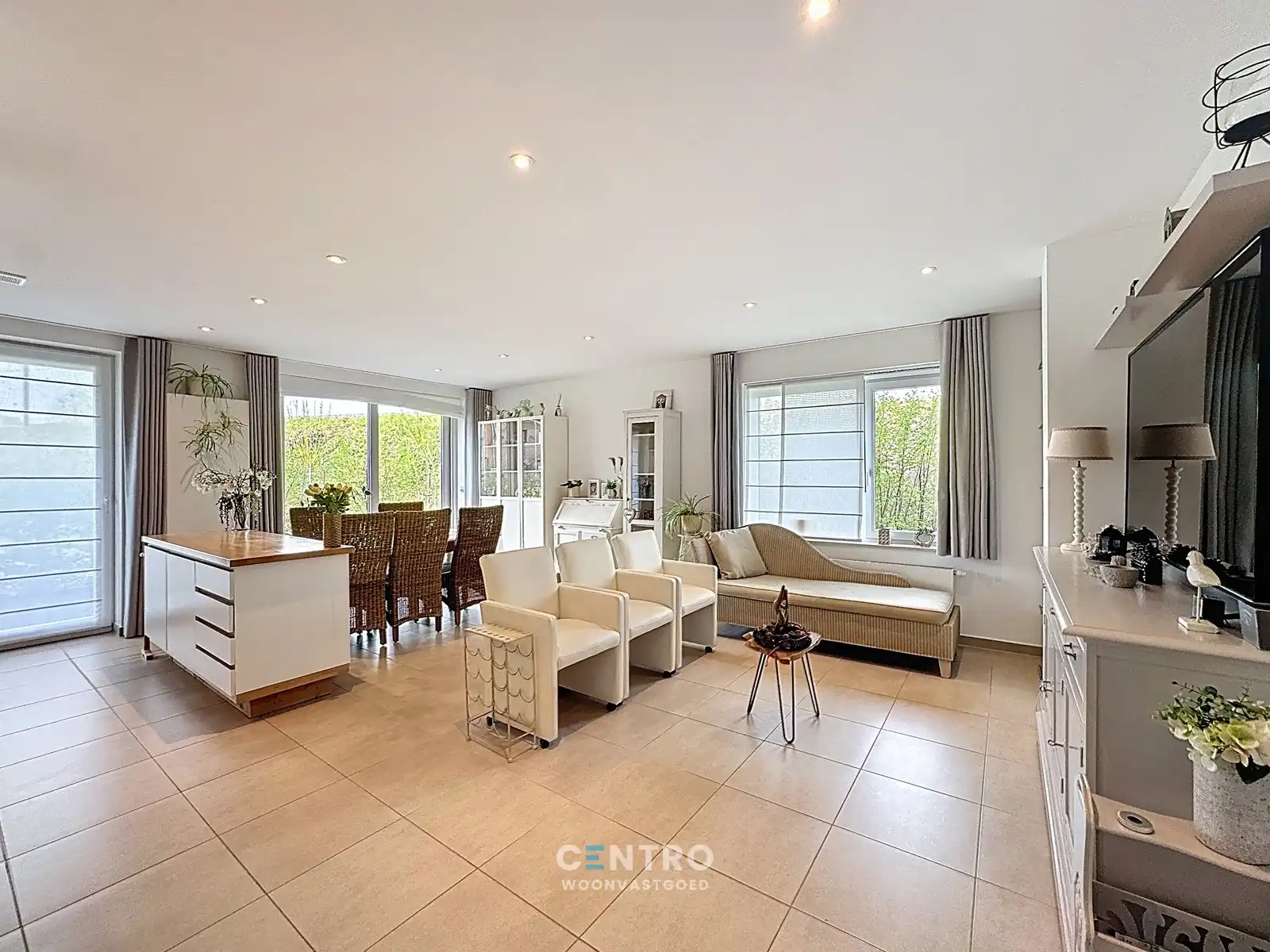 RECENT gelijkvloersappartement met 2 ZONNETERRASSEN én garagebox te Brugge! foto 3