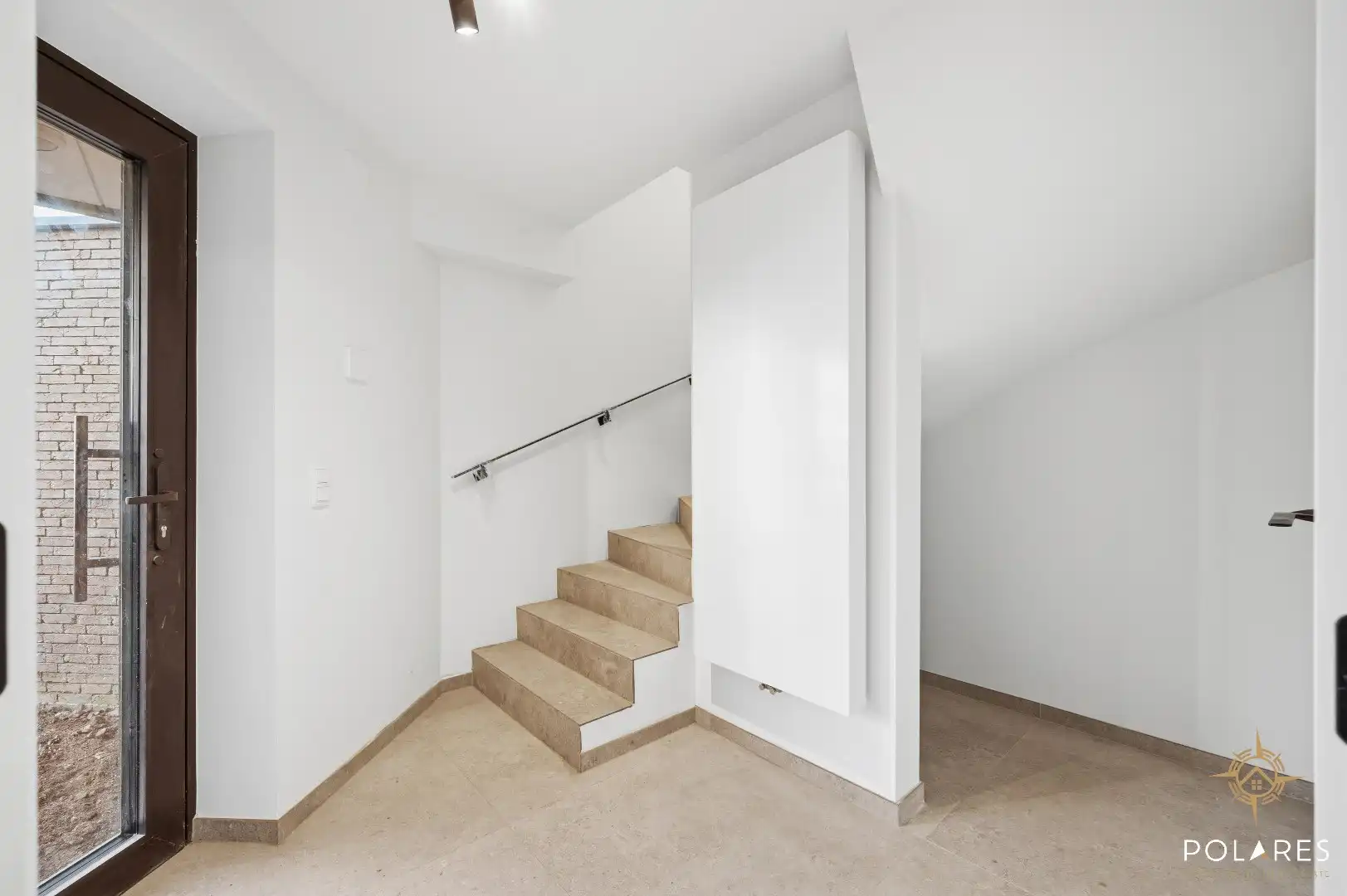 Rustig gelegen nieuwbouwwoning met 3 slaapkamers en tuin foto 2