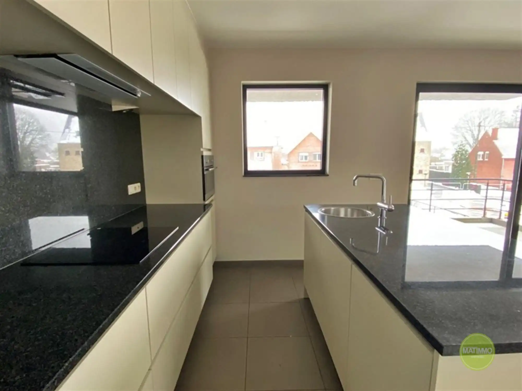 Appartement met 3 slaapkamers, terras én garagebox te Mol. foto 6