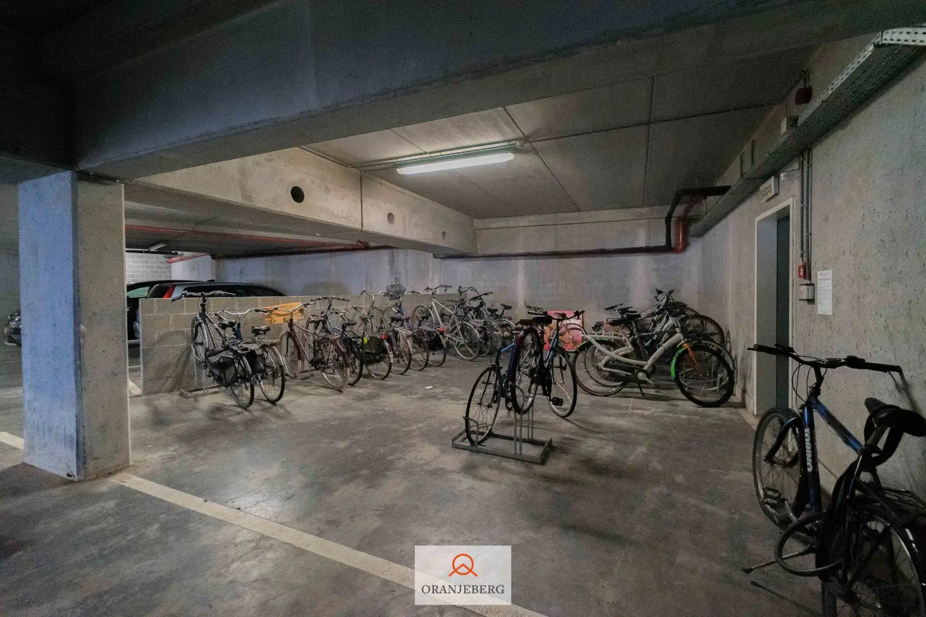 2slpk appartement met terras vlakbij het station Gent-Sint-Pieters foto 14