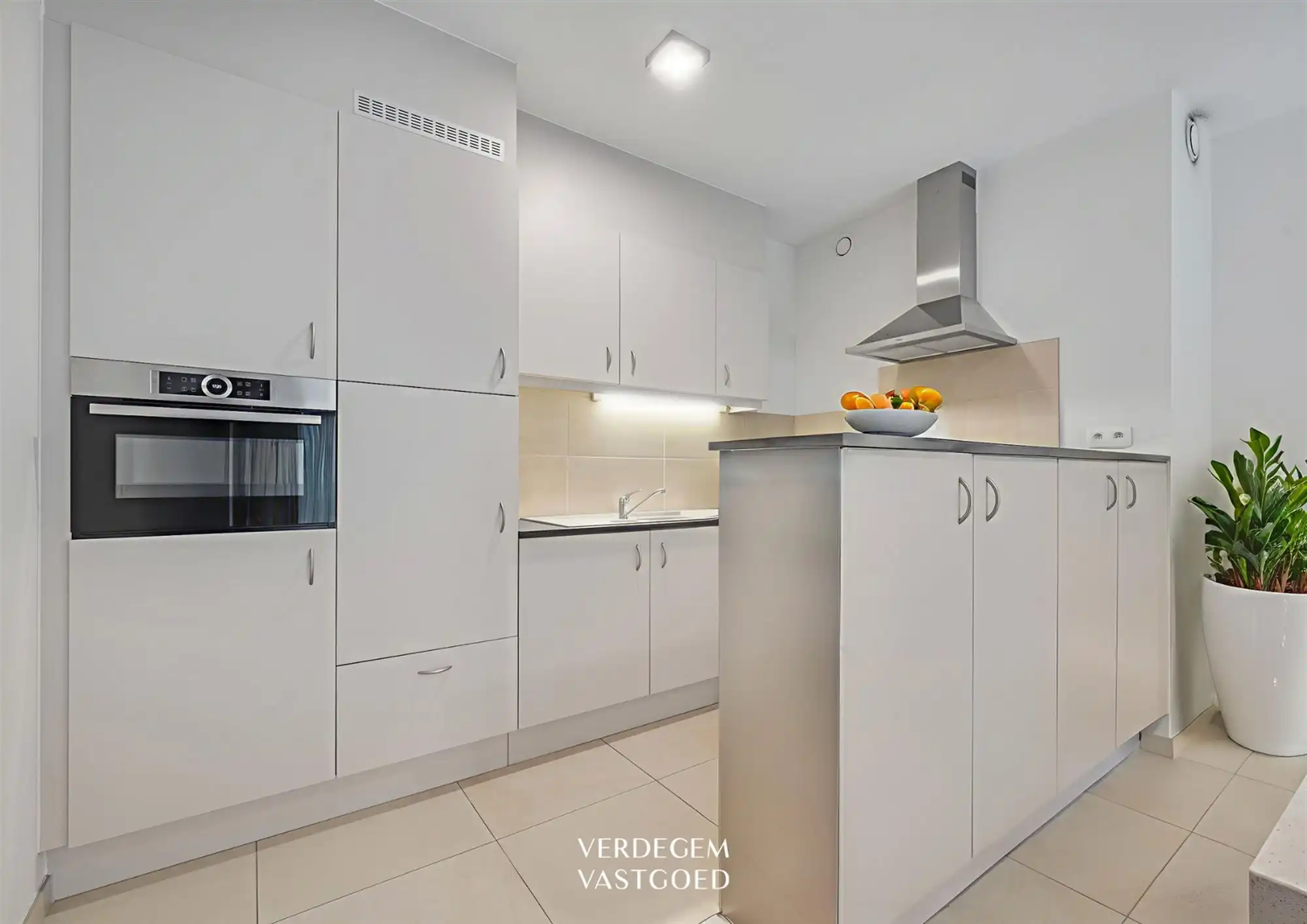 Comfortabel wonen met extra service: gelijkvloers assistentie-appartement met autostaanplaats foto 2