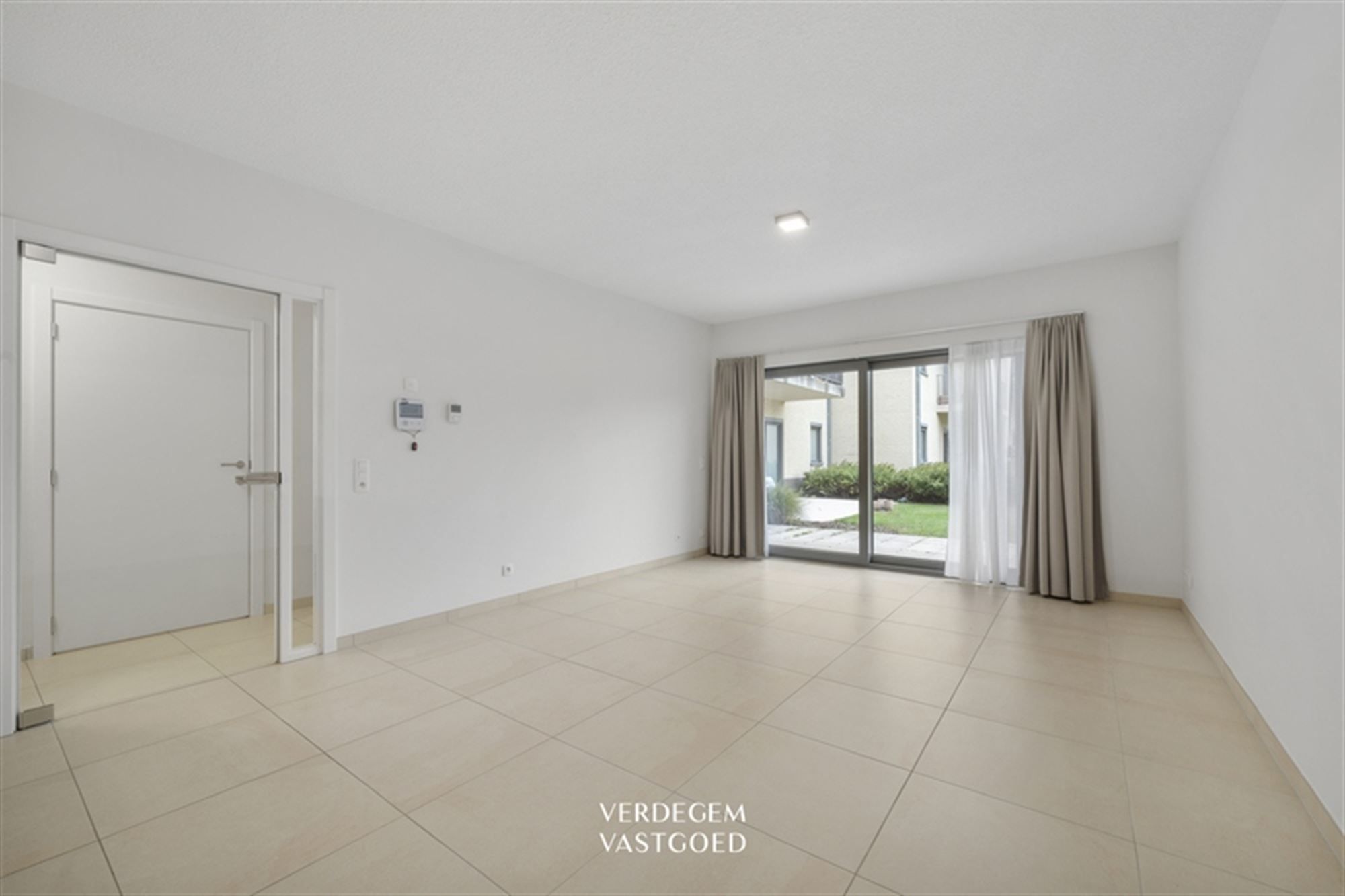 Comfortabel wonen met extra service: gelijkvloers assistentie-appartement met autostaanplaats foto 2