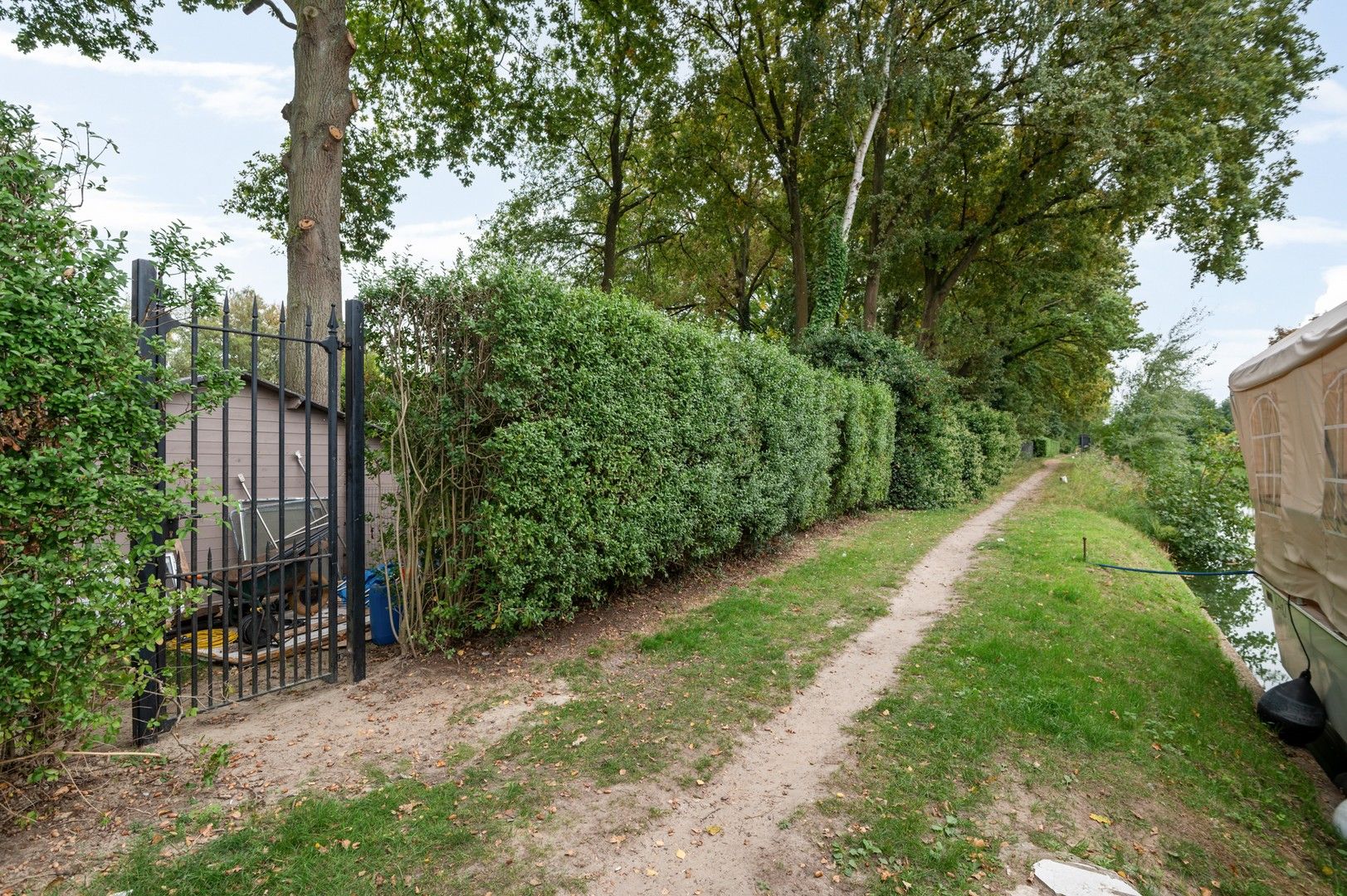 Moderne instapklare woning, perceel van 1102m² op topligging foto 18