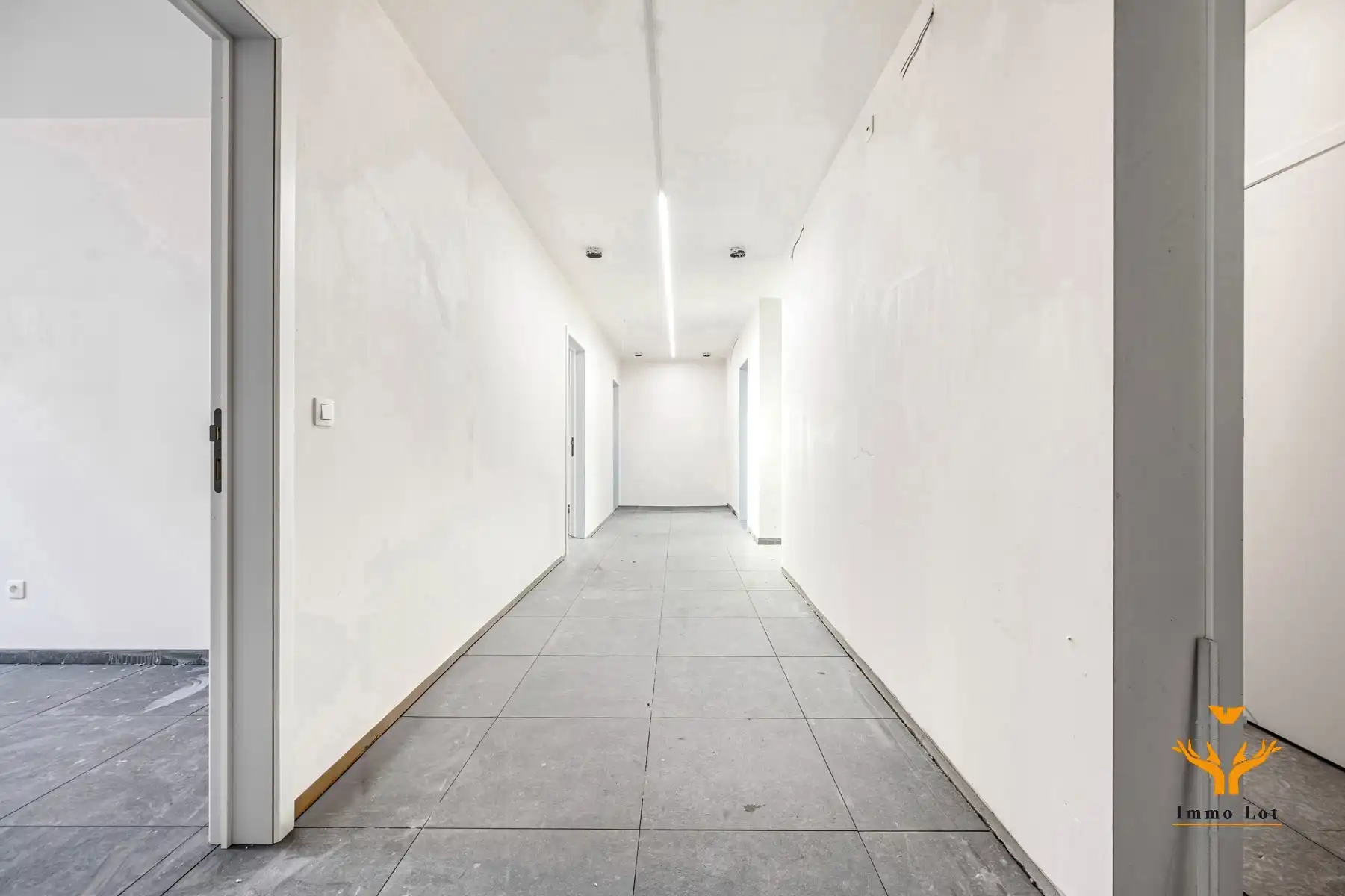 Nieuwbouw kantoorruimte/praktijkruimte te huur op zeer centrale locatie foto 4