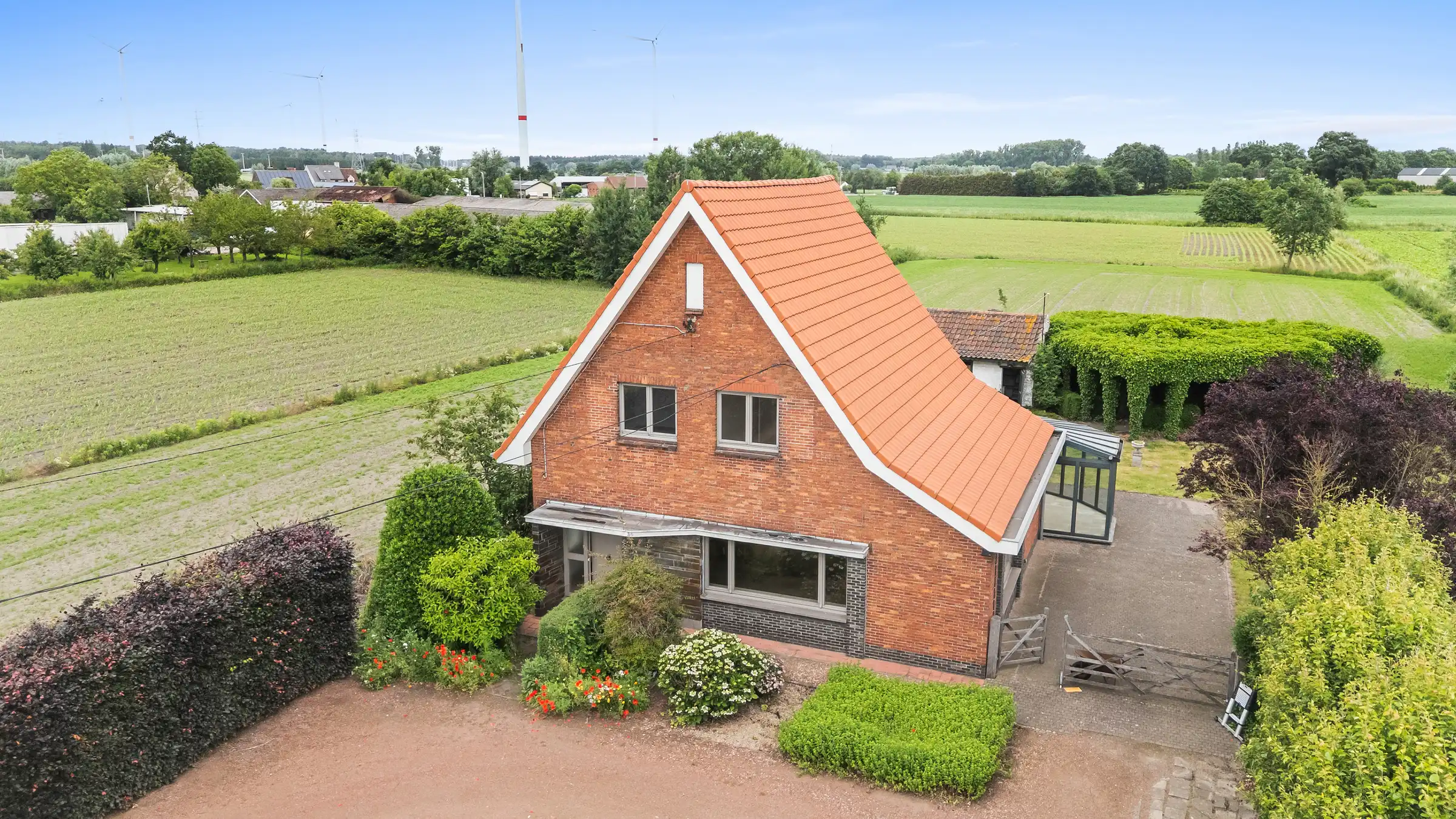 Unieke landwoning met schuur te koop op 6.810m² foto 2