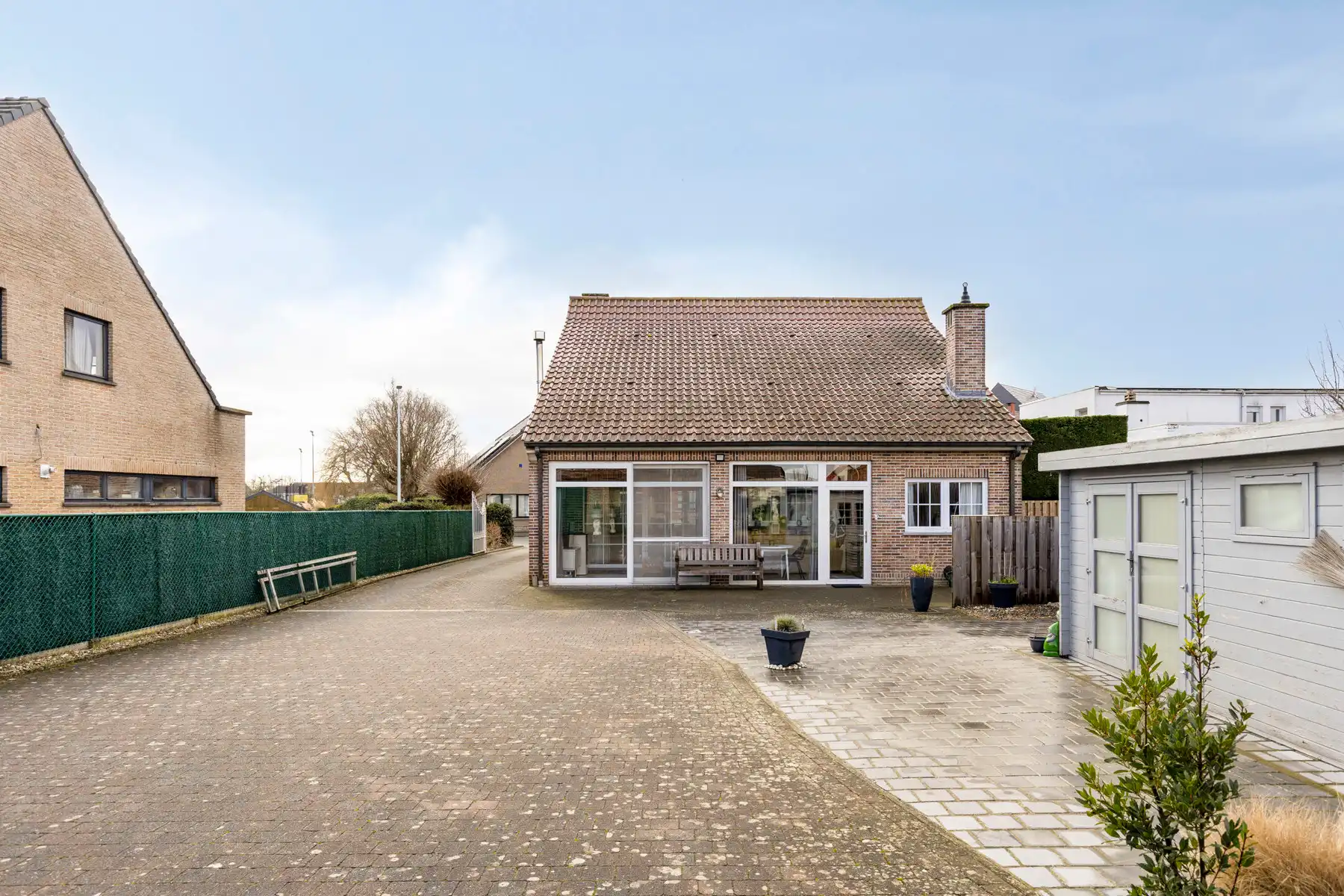 Mooie open bebouwing met bijgebouw en grote tuin foto 22