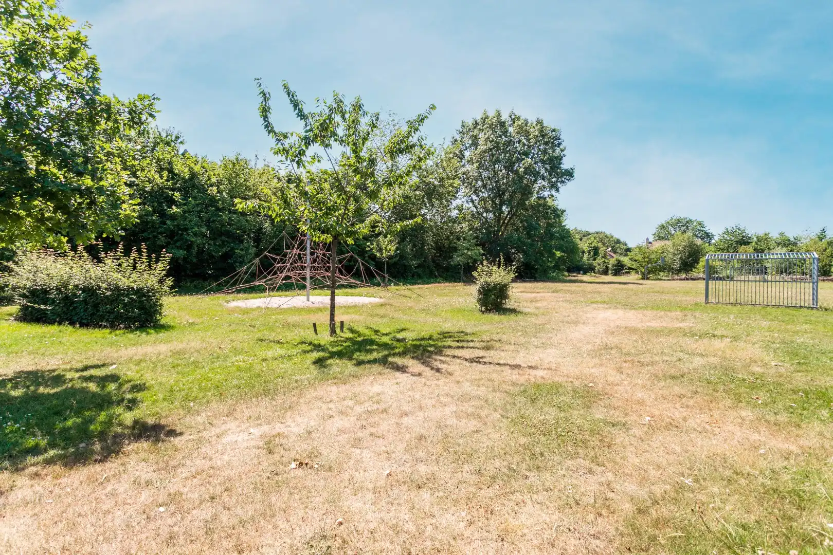 Verzorgde woning met 3 slpk, garage en tuin foto 30