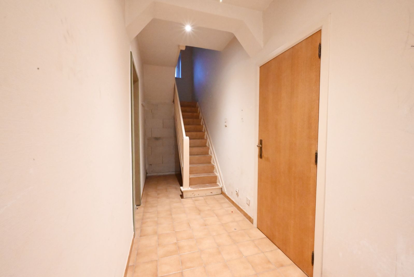 Ruime gezinswoning met 4 slaapkamers in het hartje van Staden! foto 9