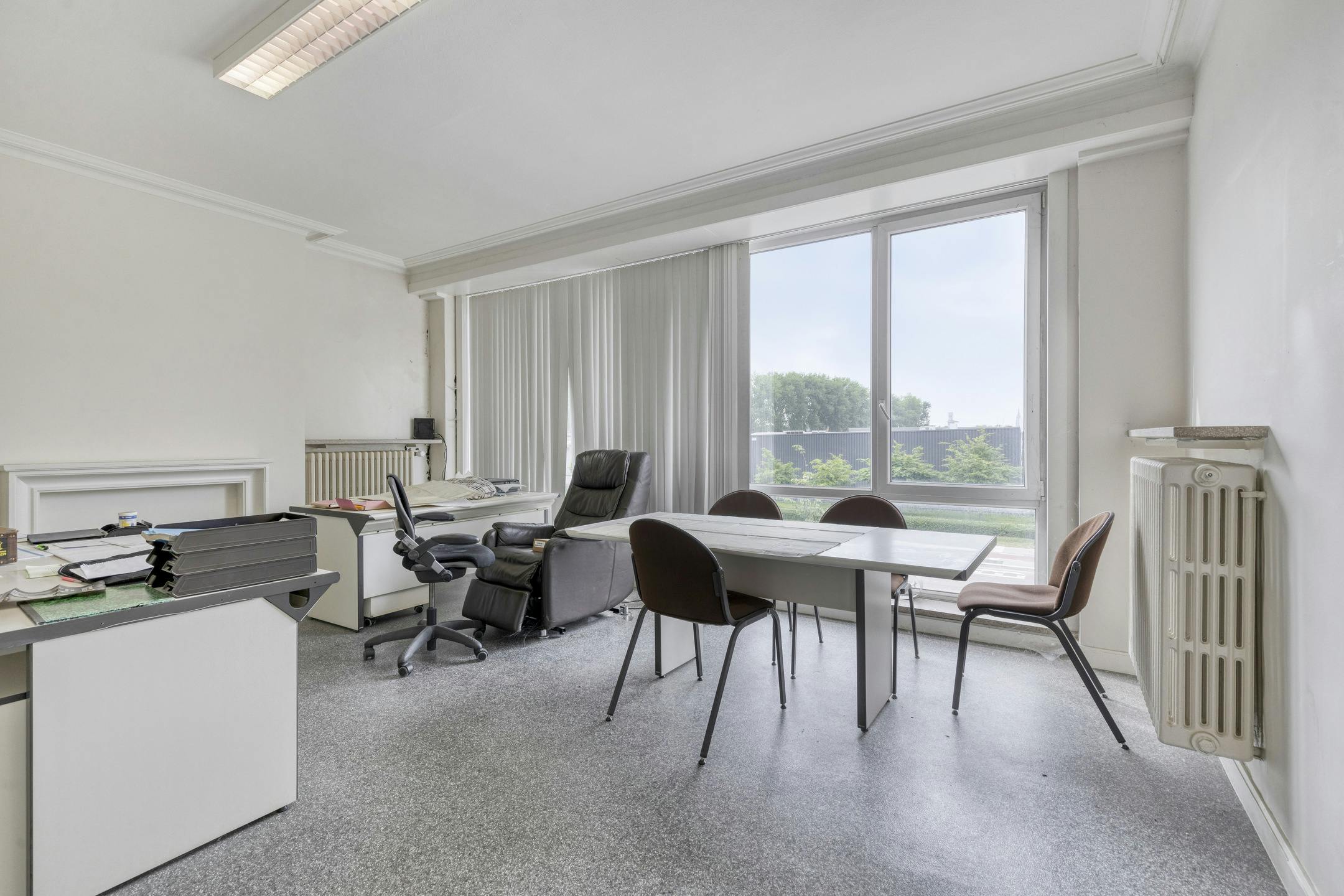 Hoofdfoto van de publicatie: Lichtrijk appartement met 2 slaapkamers te Brugge (Sint-Pieters)