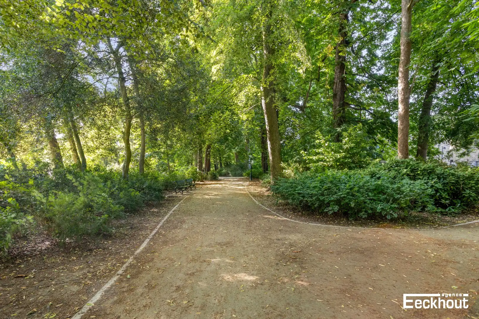 Unieke, instapklare stadswoning met tuin én terras in het historische centrum van Brugge, met zicht op het Koningin Astridpark! foto 11
