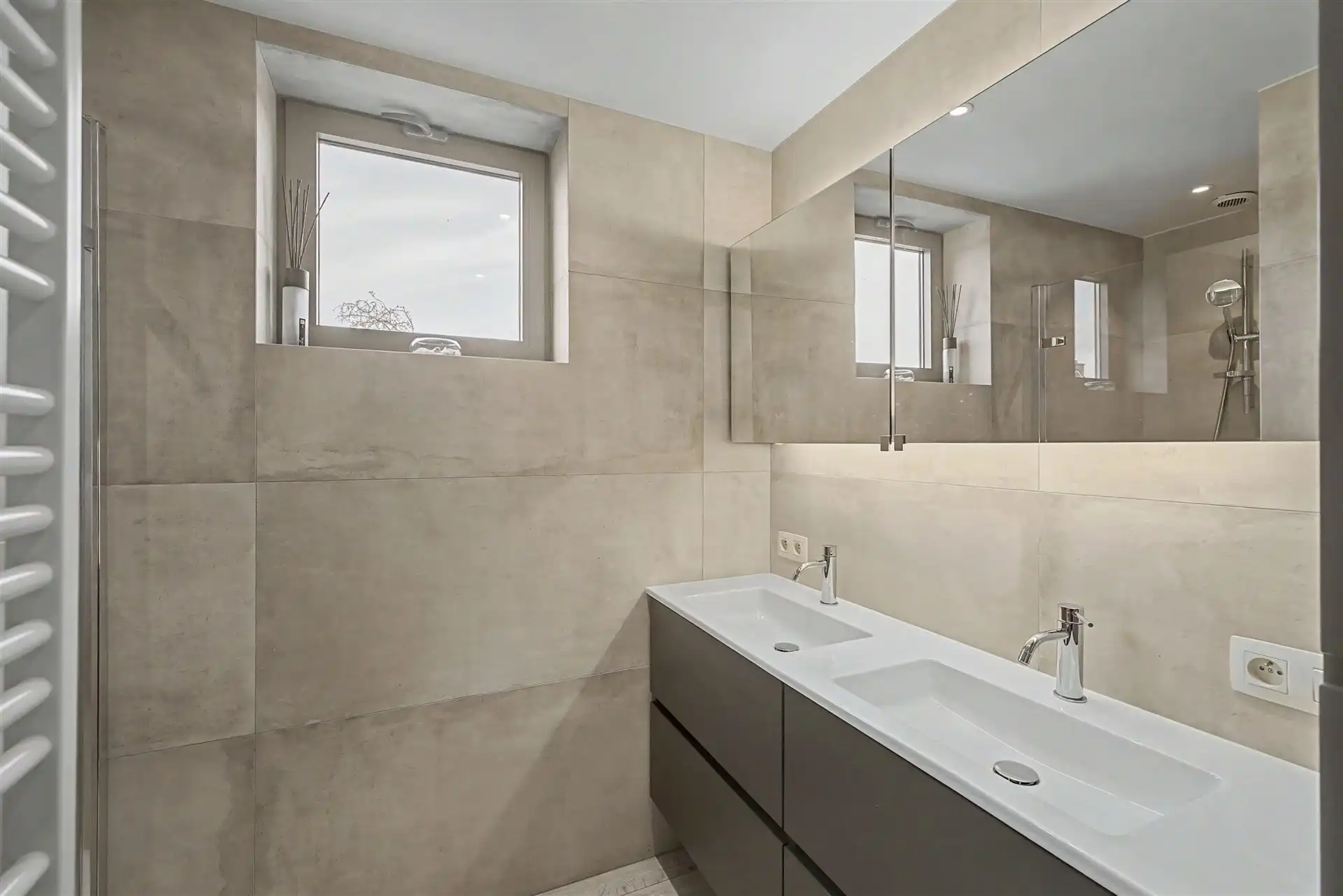 Stijlvolle gezinswoning met 3 slaapkamers en thuiskantoor (926m²) foto 25