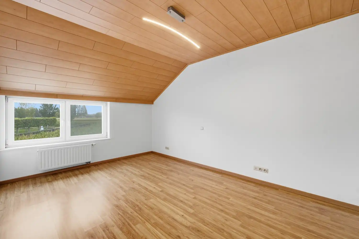 IZENBERGE: Recente rijwoning met alle comfort, 3 slaapkamers, gezellig tuintje en garage op 151m² grondopp. foto 13