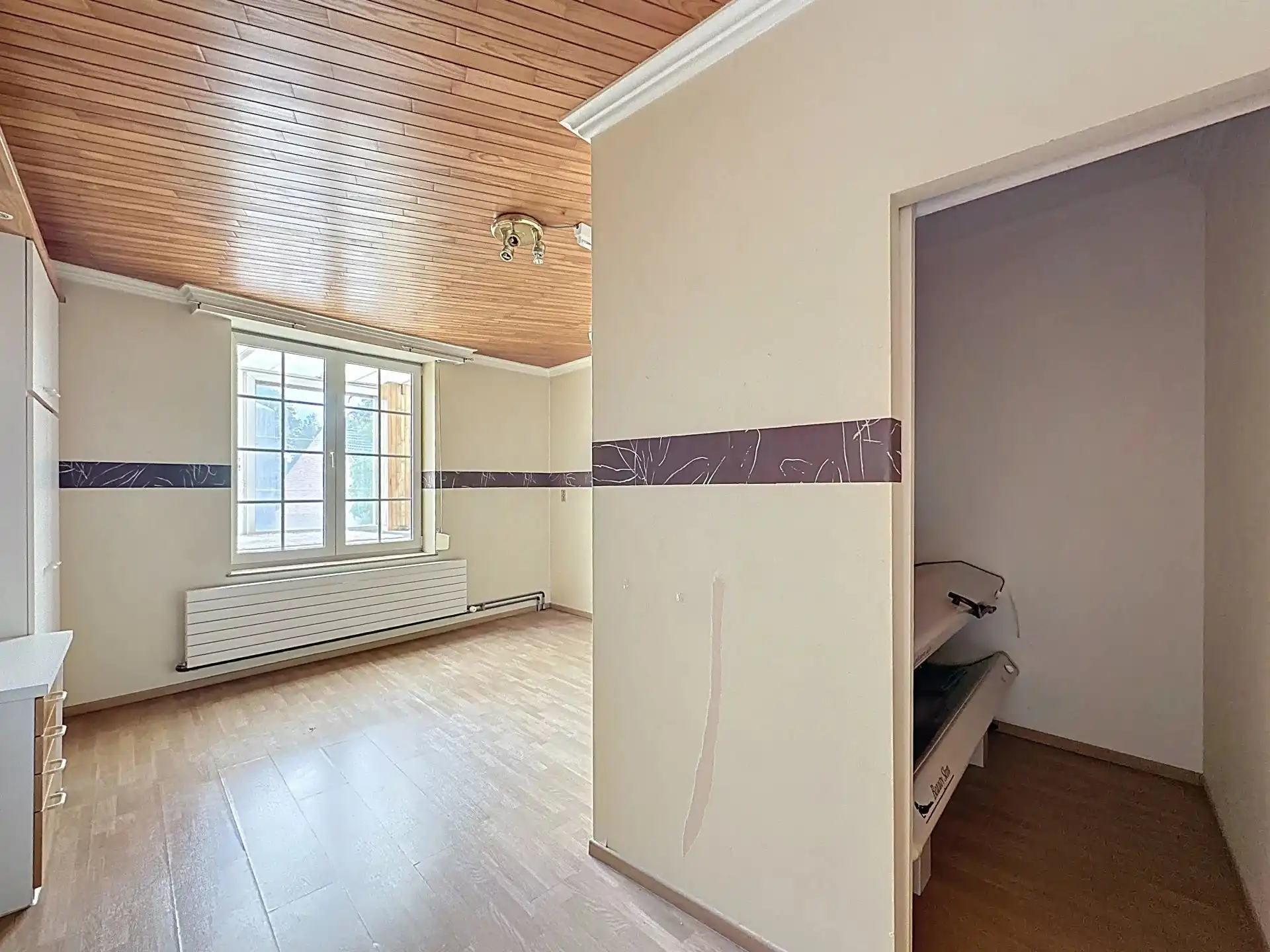 Handelspand met magazijn en bovengelegen appartement. foto 18