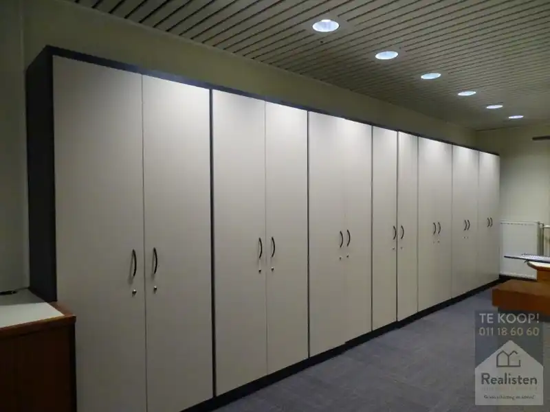 Voormalig bankkantoor foto 12