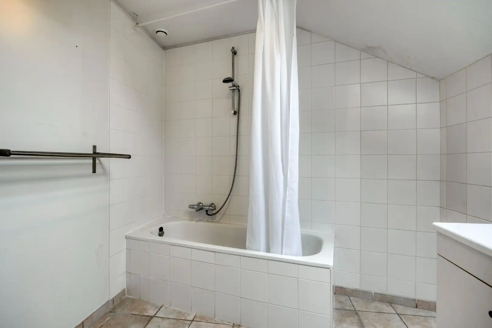 Appartement met 3 slaapkamers, autostaanplaats en terras in het centrum van Lubbeek – EPC 220 kWh/m² - bewoonbare opp. 182 m² foto 16