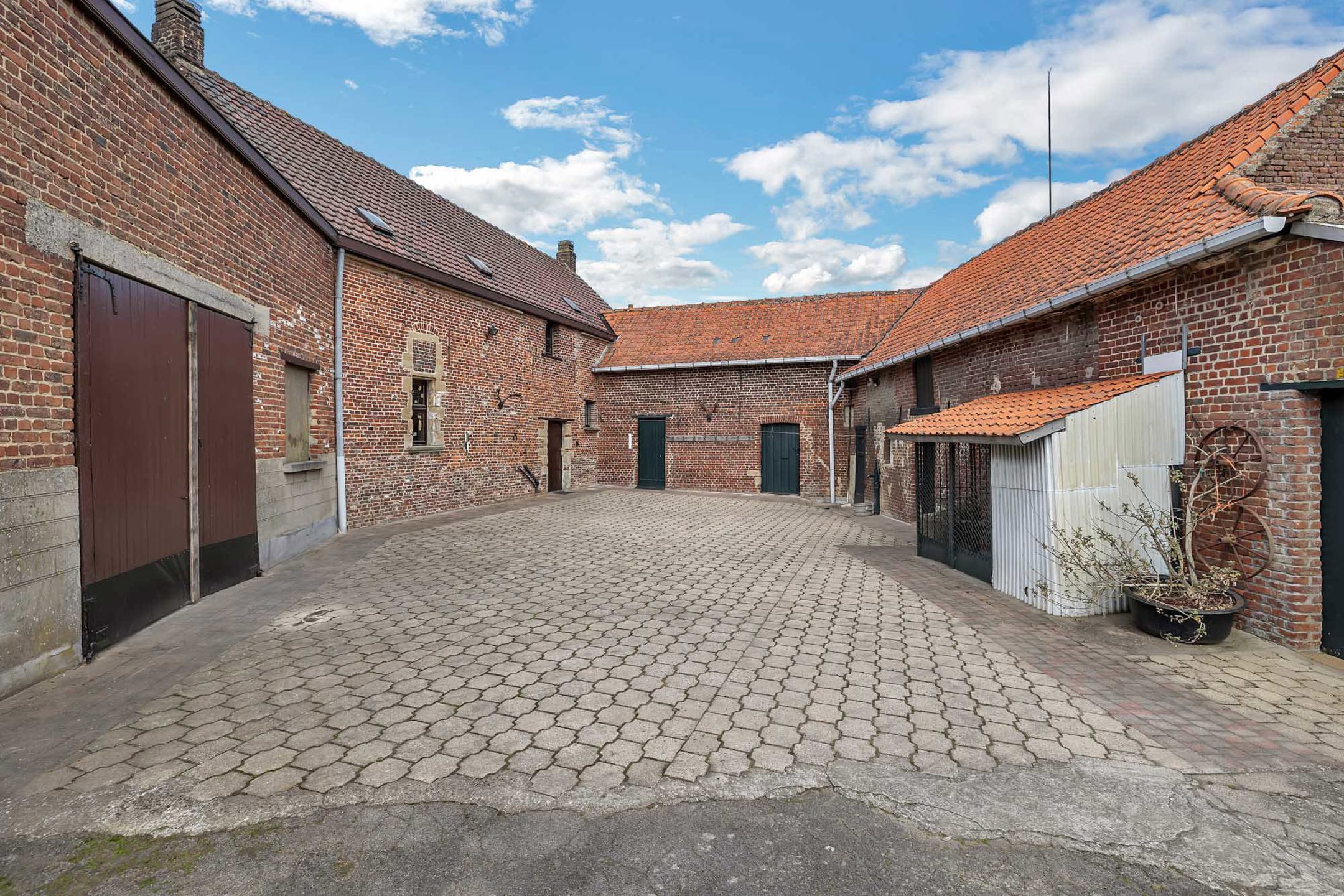 Uitzonderlijke hoeve op perceel van meer dan 30 are foto 14