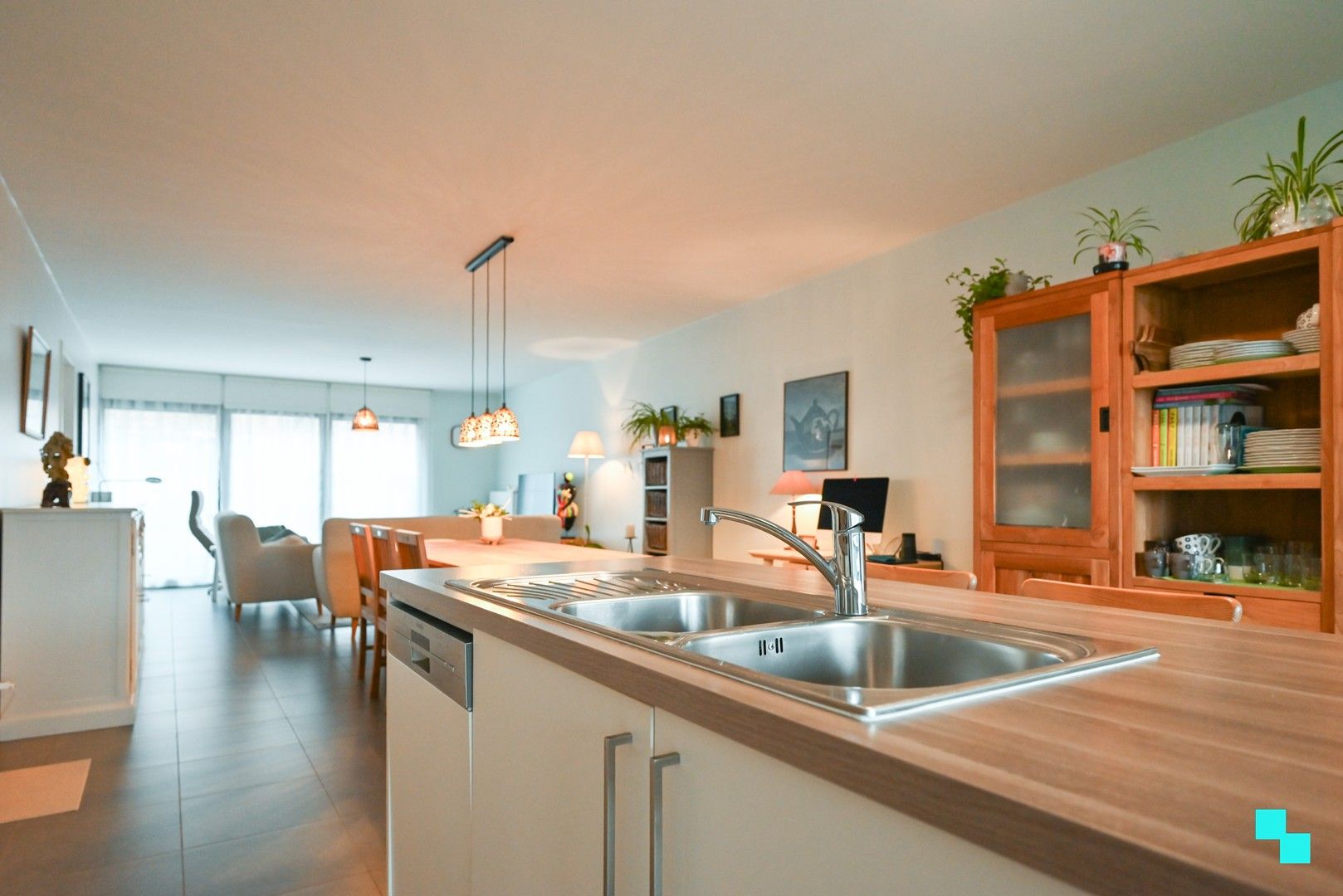 Lichtrijk tweeslaapkamer appartement te hartje Izegem foto 13