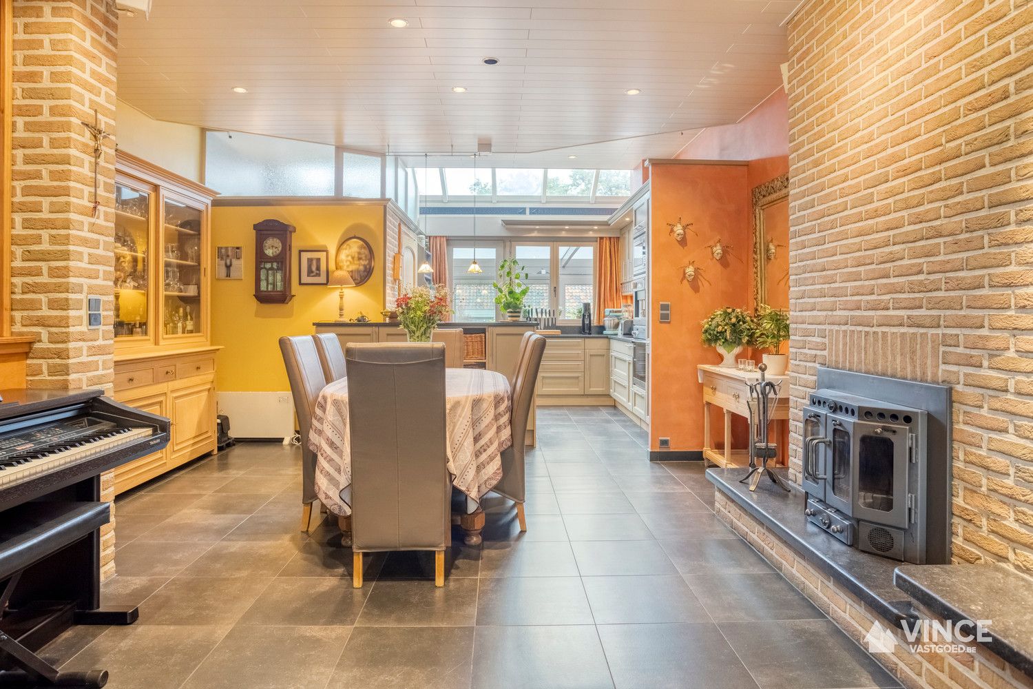 Gezellige rijwoning met tuin en garage in rustige doodlopende straat te Ekeren foto 6