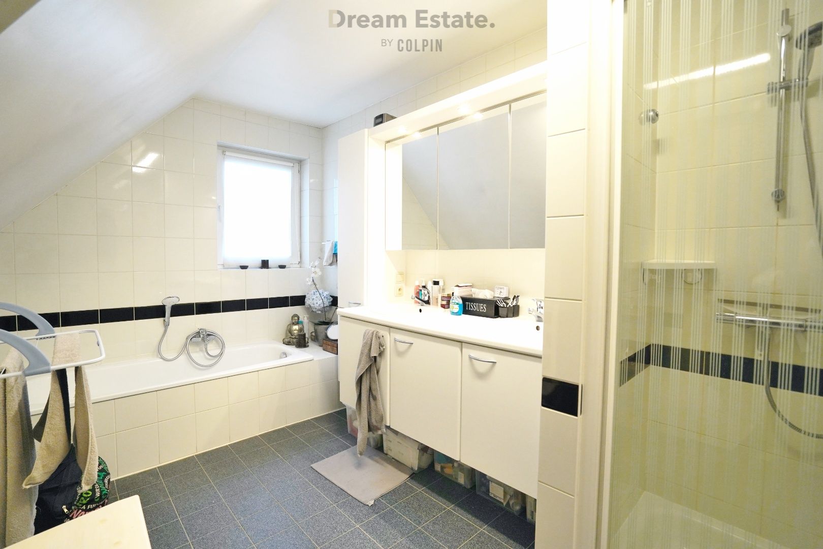 Half open woning met zonnige tuin foto 12