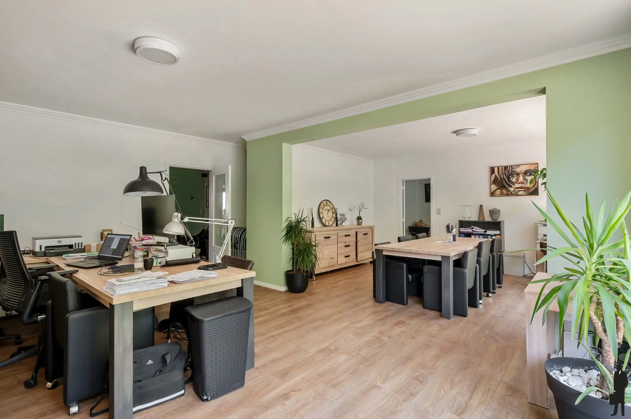 Ruim appartement van ca. 170 m² met 3 slaapkamers, garagebox en 2 terrassen op centrale ligging foto 4
