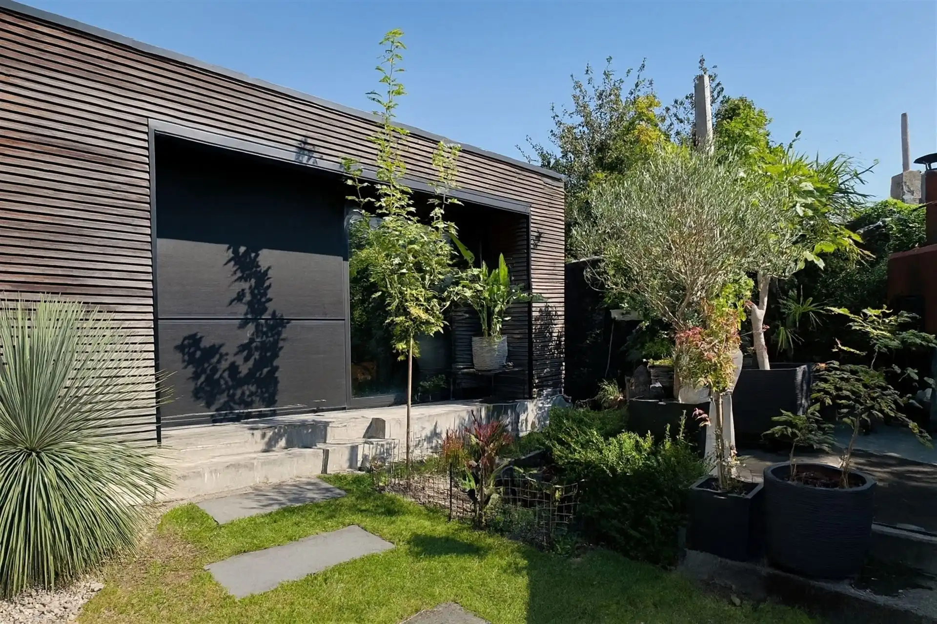 Unieke woonst met verborgen tuinoase foto 14