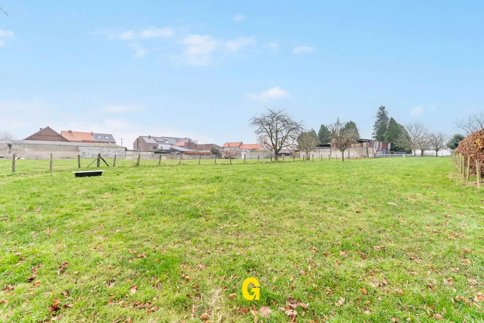 *** VERKOCHT ***  Ruim bouwperceel voor halfopen bebouwing op 9a 96ca te Mopertingen, grenzend aan agrarische zone foto 7