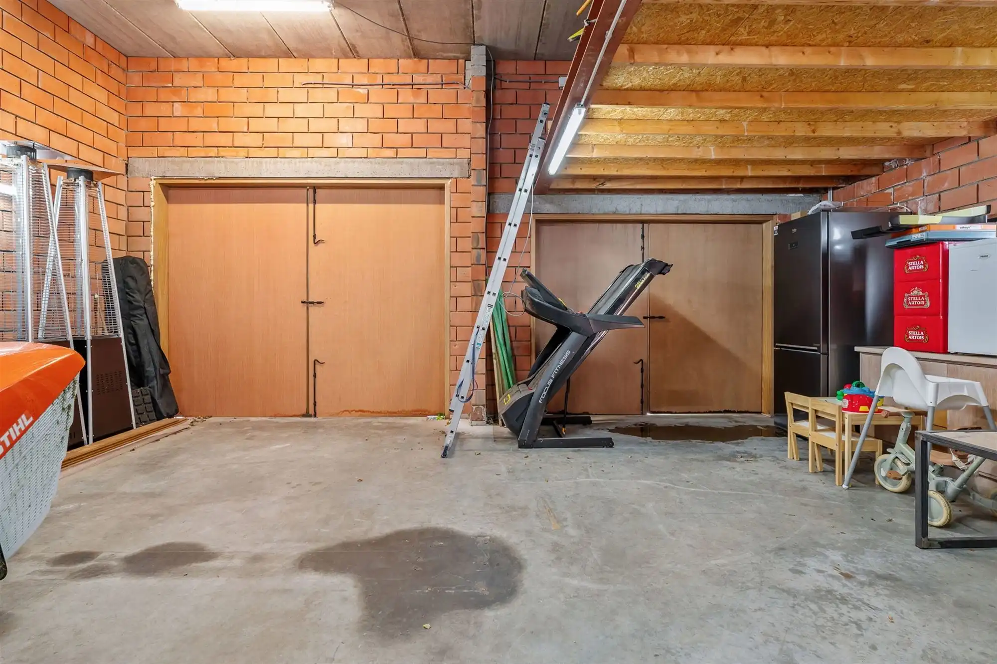 PRACHTIG GERENOVEERDE WONING MET RUIME GARAGE OP IDEALE LIGGING! foto 28