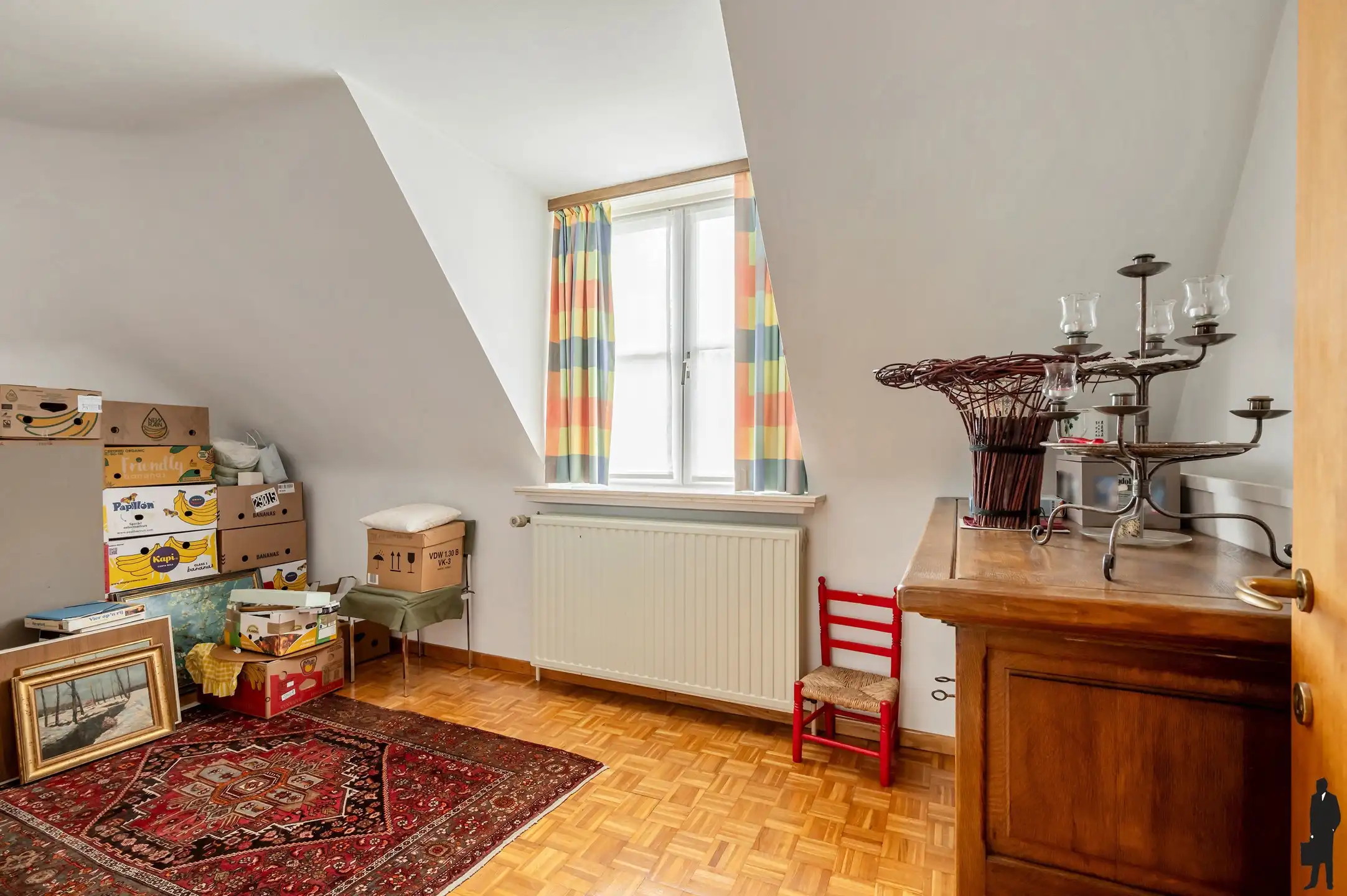 Statige villa op prachtig aangelegd perceel  met 4 slaapkamers en inpandige garage foto 27