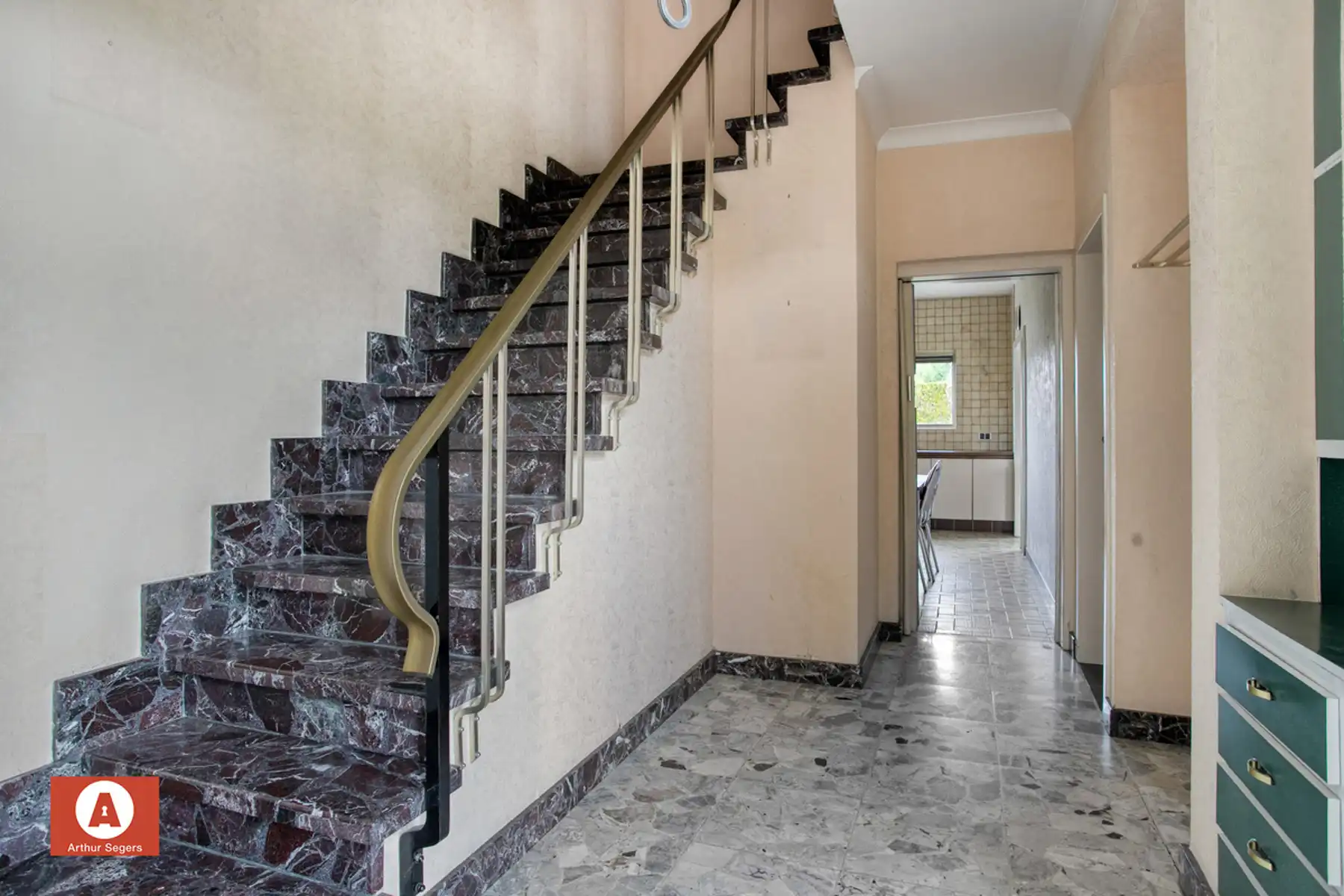 Op te frissen woning in hartje Londerzeel foto 15