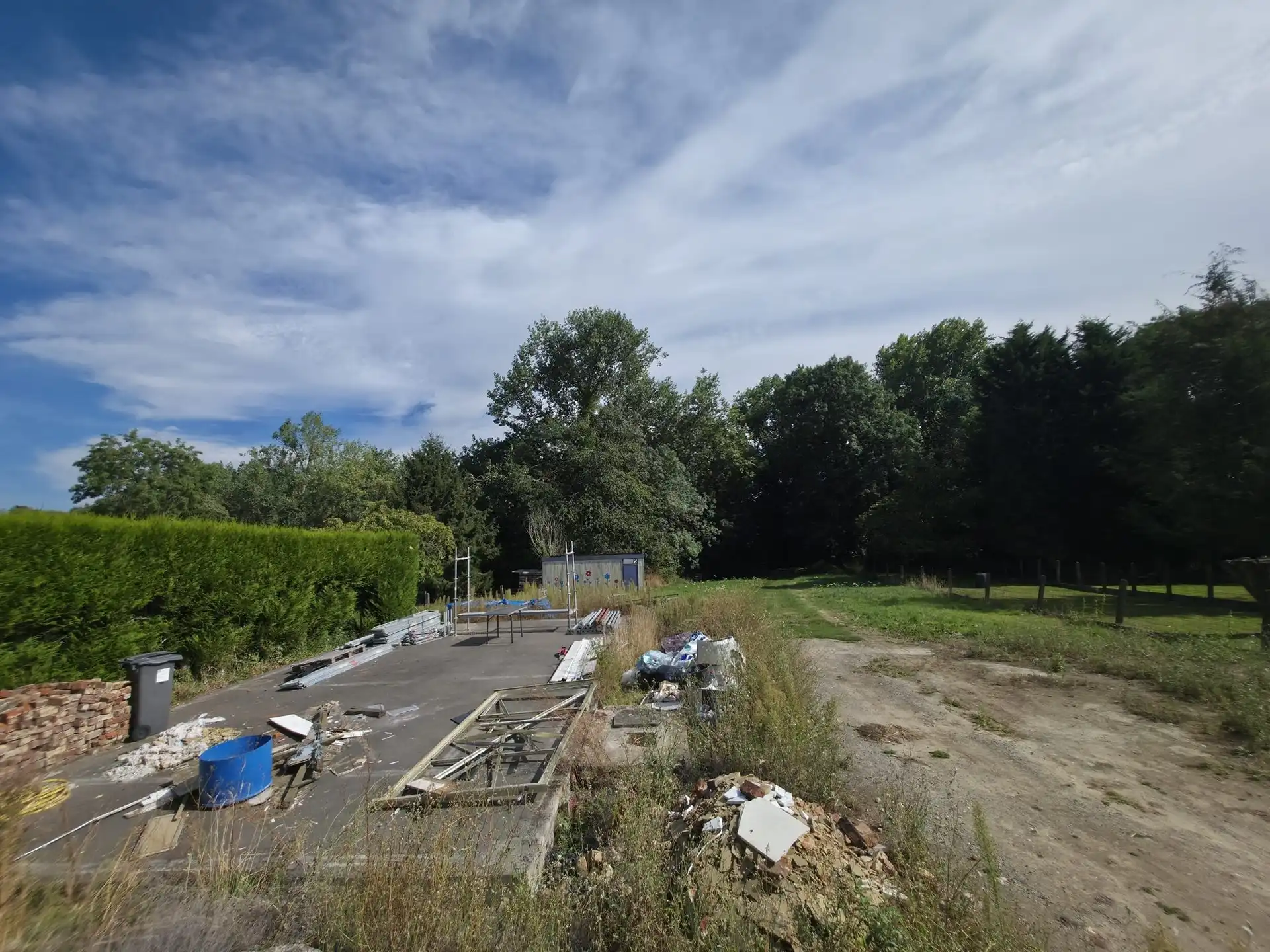 Bouwgrond met plan en vergunning op een terrein van 749m²  foto 13