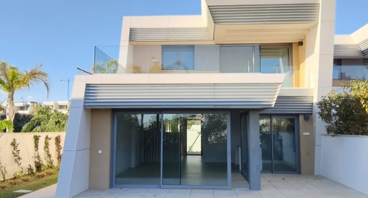 Leef het luxe leven aan de Costa del Sol – halfvrijstaande villa met zeezicht, wellness & topligging in Las Lagunas de Mijas foto 20