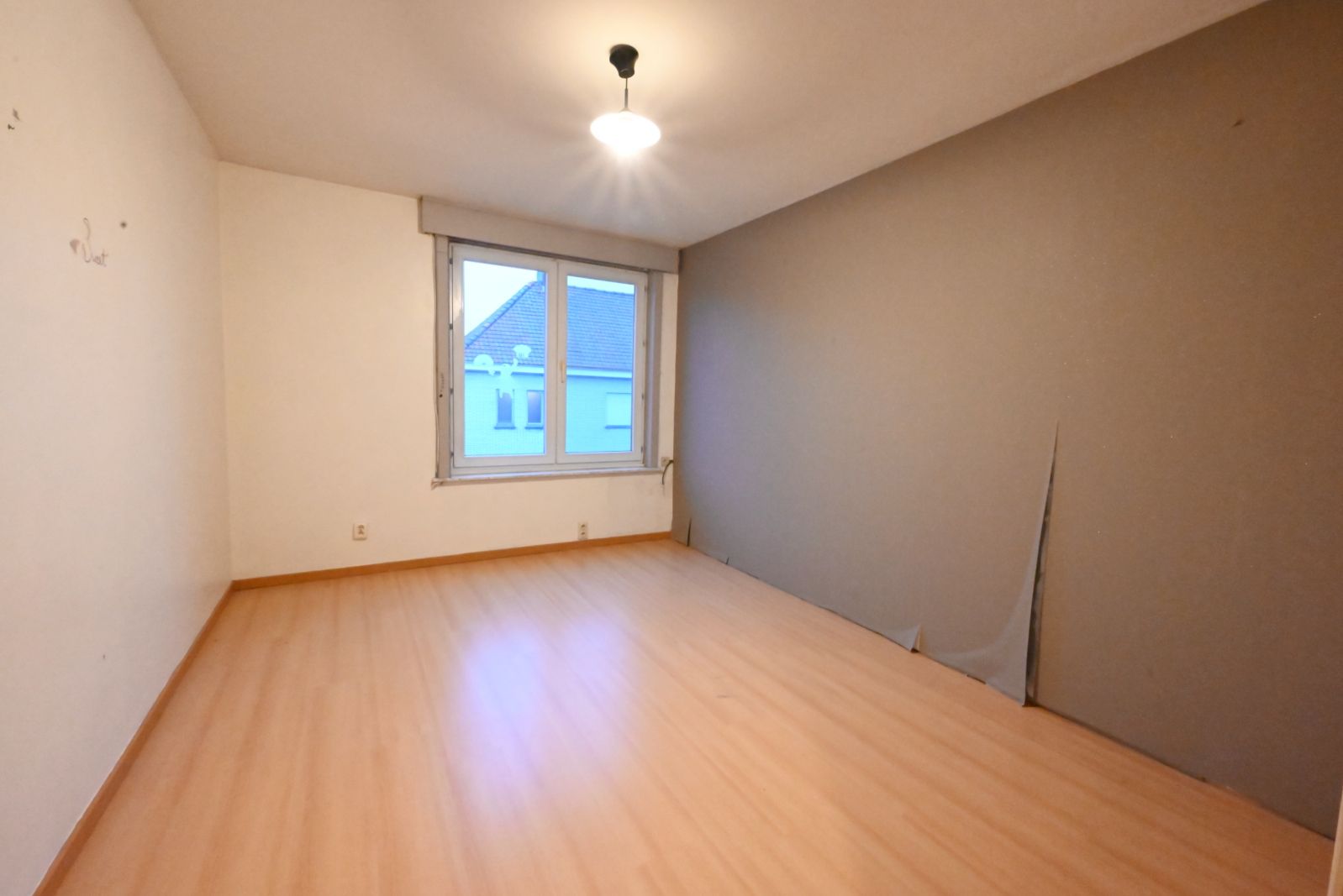 Ruime gezinswoning met 4 slaapkamers in het hartje van Staden! foto 13