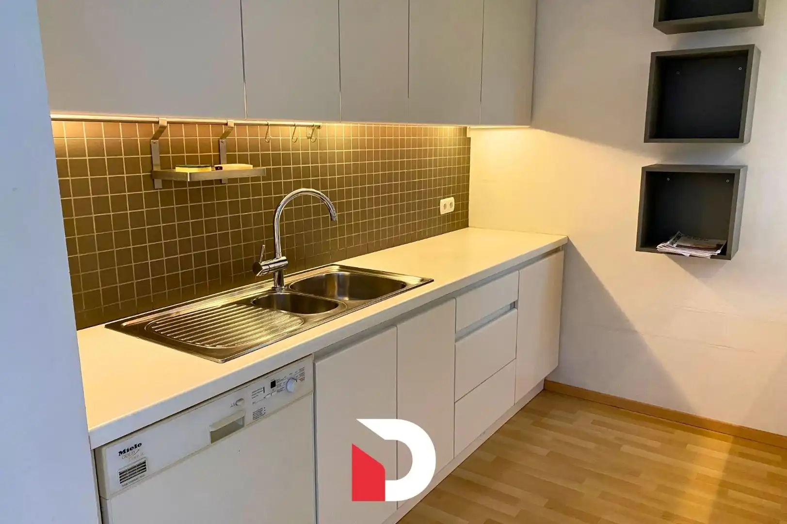 Lichtrijke woning met 3 slaapkamer, 2 badkamers, ruim terras in centrum Brugge foto 8