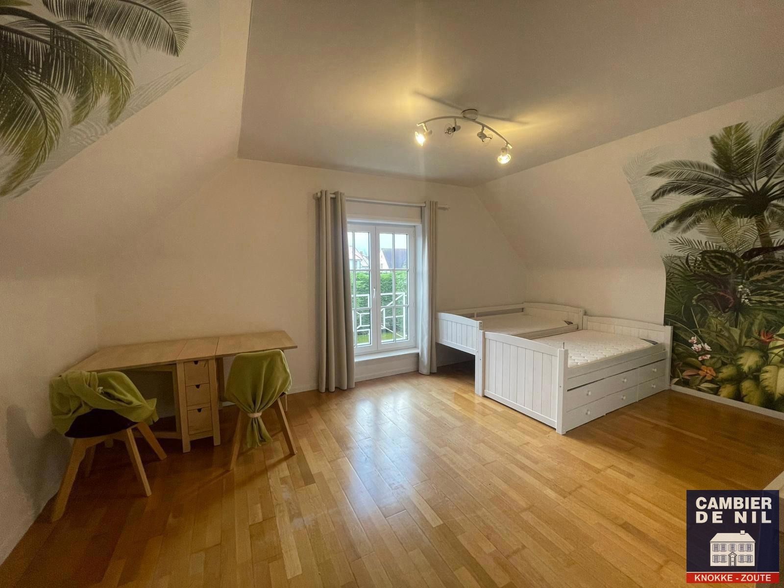 Ruime vrijstaande villa, in residentiële wijk in Knokke-Heist foto 19