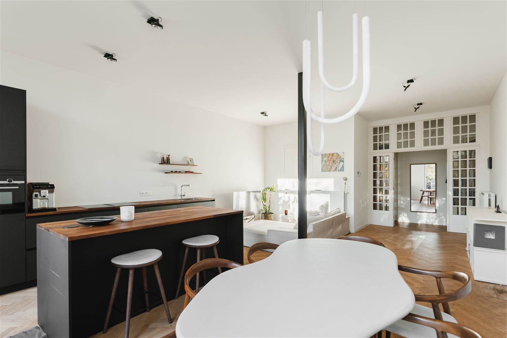 Uniek gerenoveerd appartement met tuin, terras en garage in Schoten foto 5