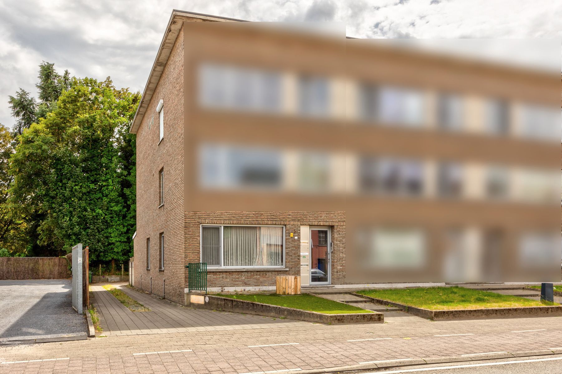 Gerenov. glvl-app (97m²), 2 slpk, autostaanpl. + garage 92m² foto {{pictureIndex}}