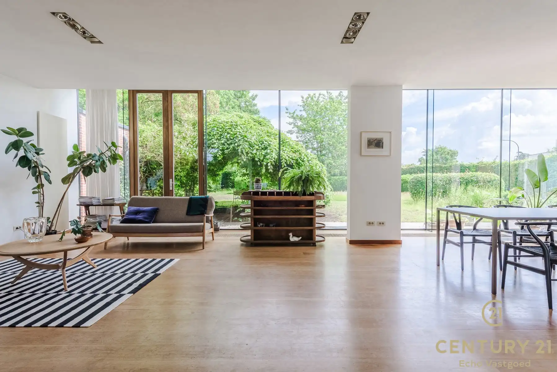 Centraal gelegen karaktervolle woning met 4slpk en tuin foto 4