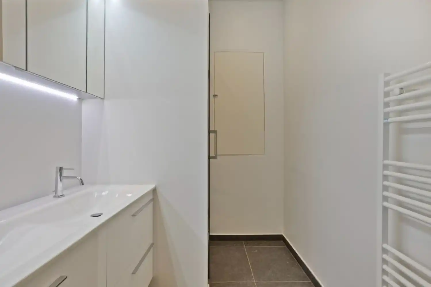 Gerenoveerd appartement op toplocatie aan het Prinses Clémentinaplein in Oostende foto 10