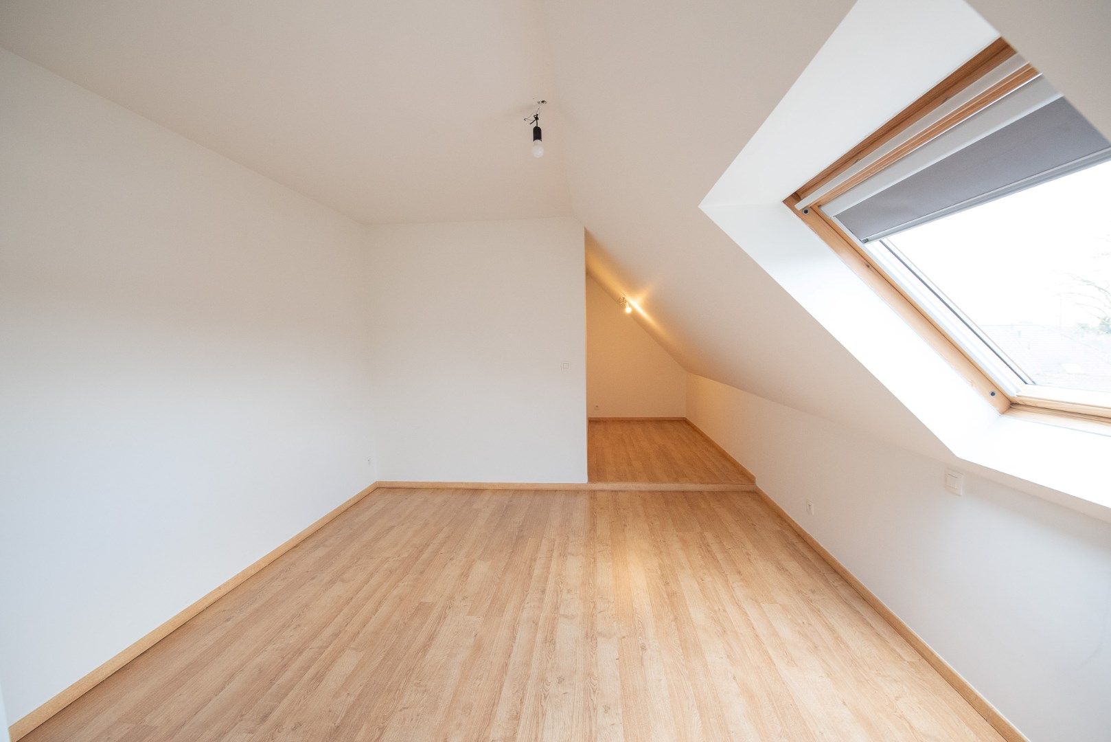 Recent en ruim duplex appartement met 4 slaapkamers! foto 13