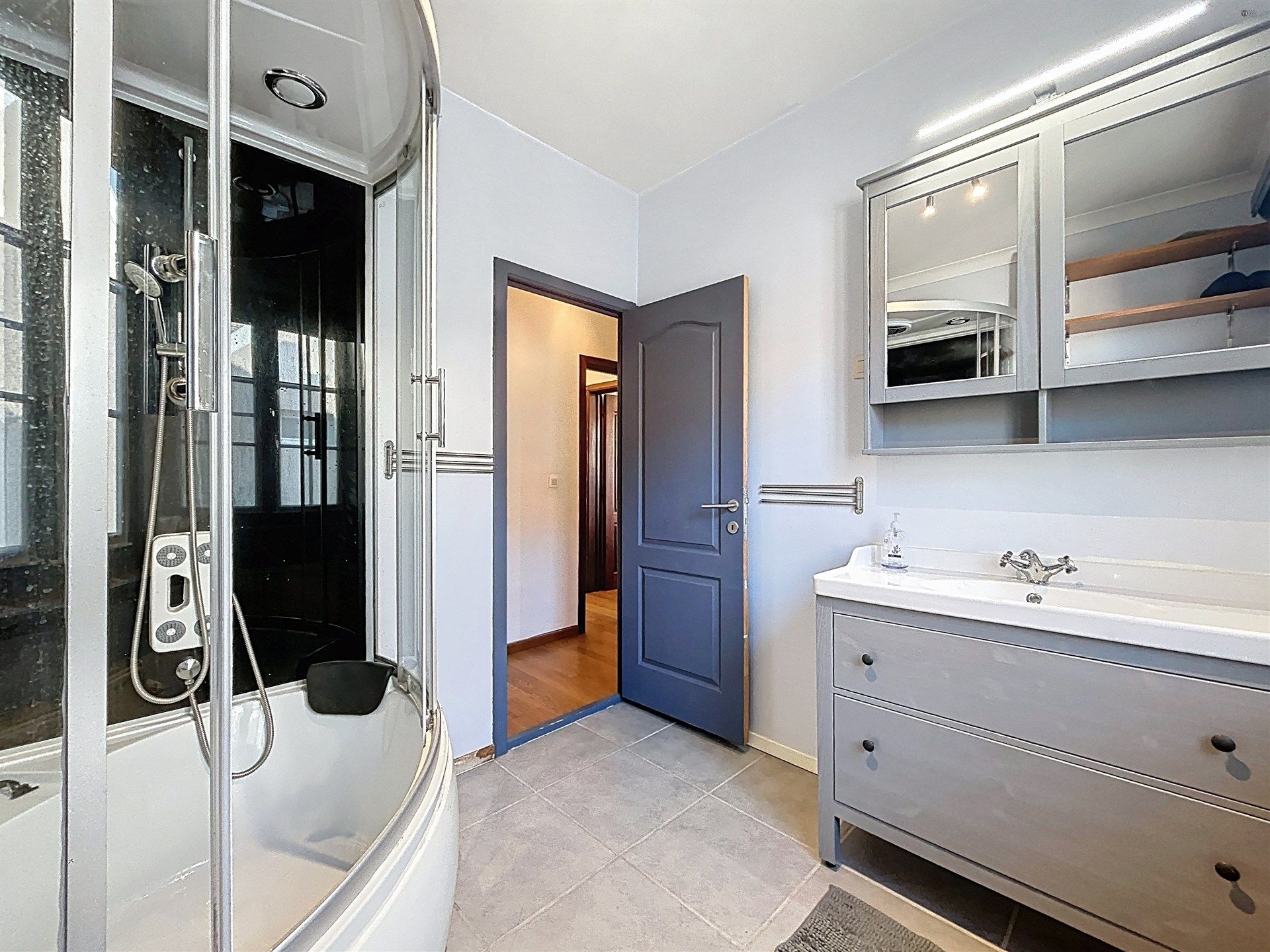 Half open bebouwing met 3 slaapkamers en 3 garages op perceel van 235m²  foto 12