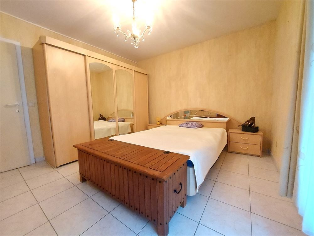 Ruim en lichtrijk app. met 2 slpks + garage mogelijk foto 8