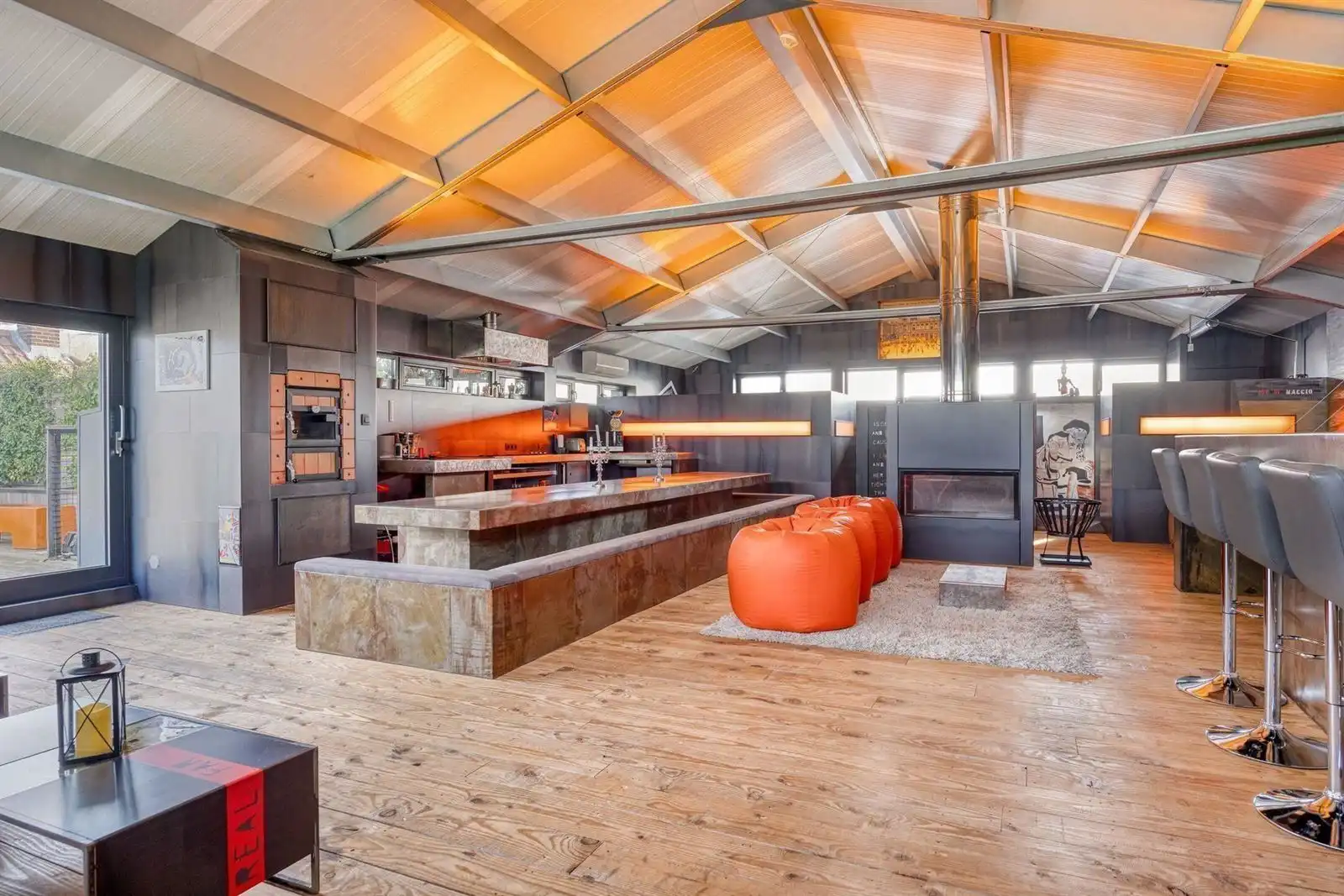Loods met woning en loft te koop foto 17