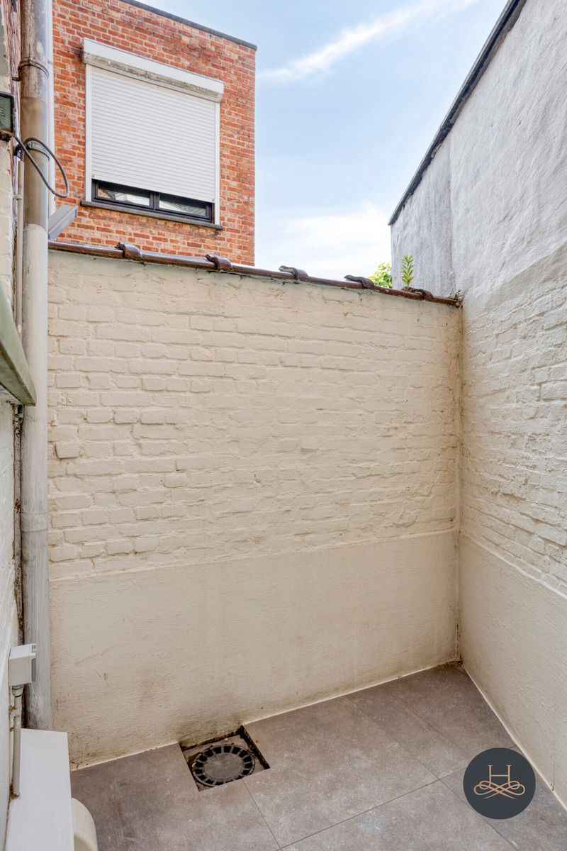 Charmante, volledig gerenoveerde & ruime woning met voortuin foto 13