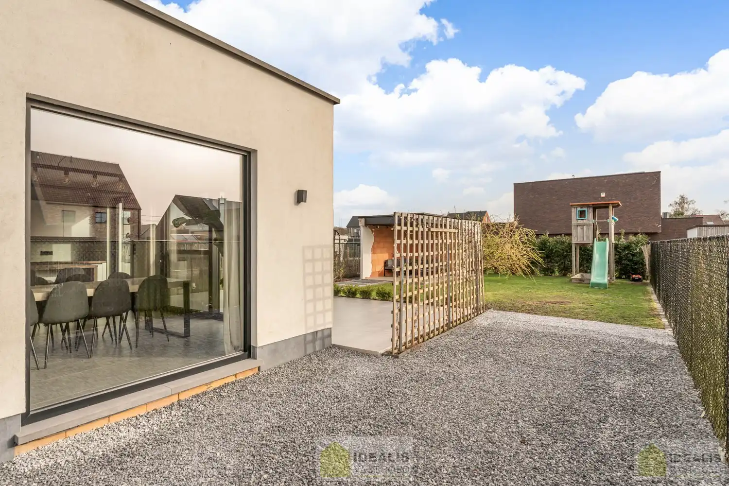 RECENTE, PERFECT ONDERHOUDEN EN MODERN OPGETROKKEN WONING foto 7