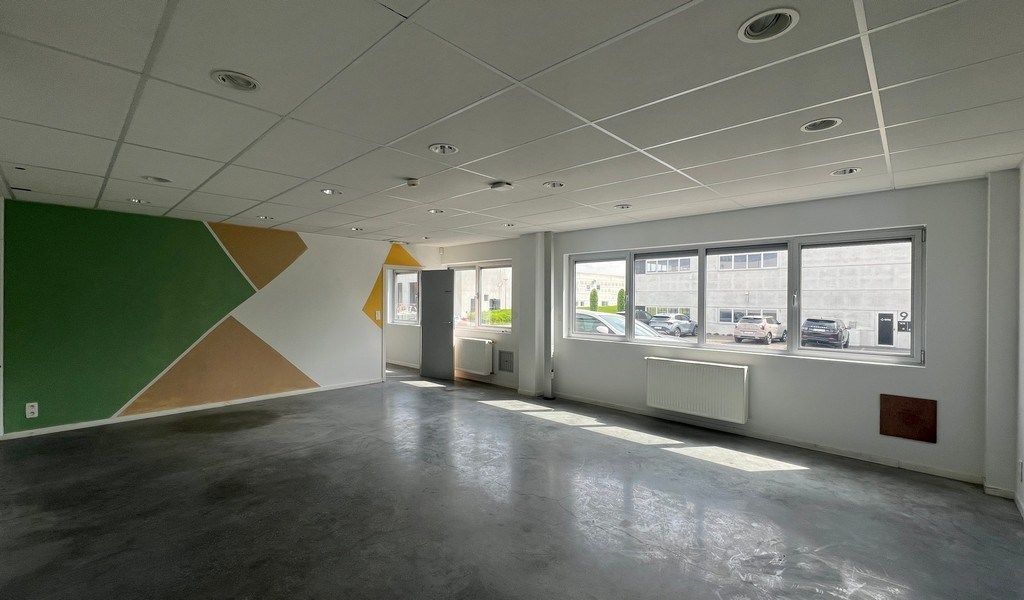 Bedrijfsgebouw met laadkade te koop in Zottegem foto 17