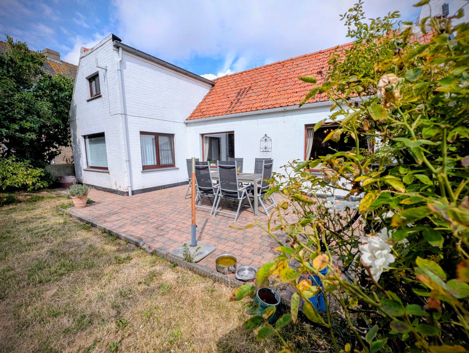 Vrijstaande villaatje met nieuwe keuken & badkamer. (op 519m² grond) foto 28