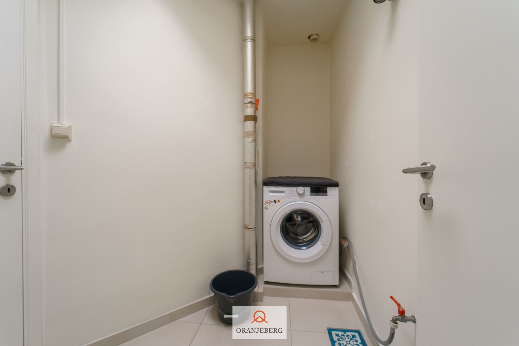 Ruime gerenoveerde burgerwoning nabij de Visserij foto 16